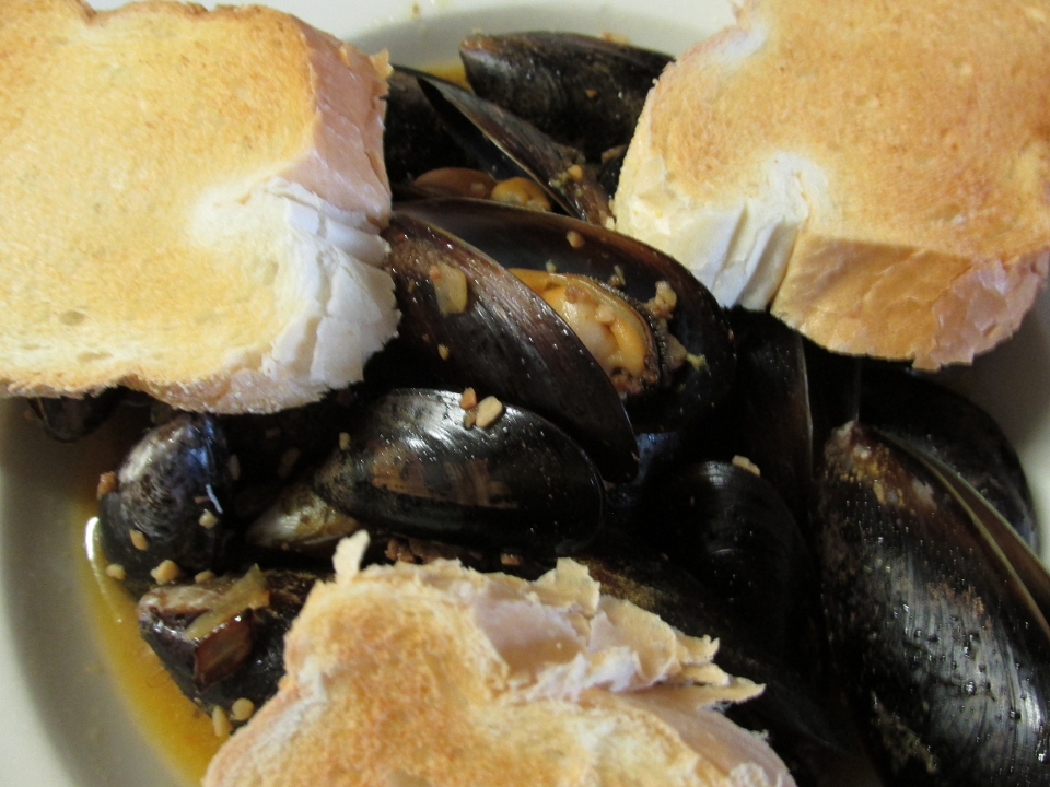 Order Steamed Mussells Mexicali food online from Poco Mexican/American Restaurant, Bar & Comedy Cabaret store, Doylestown on bringmethat.com