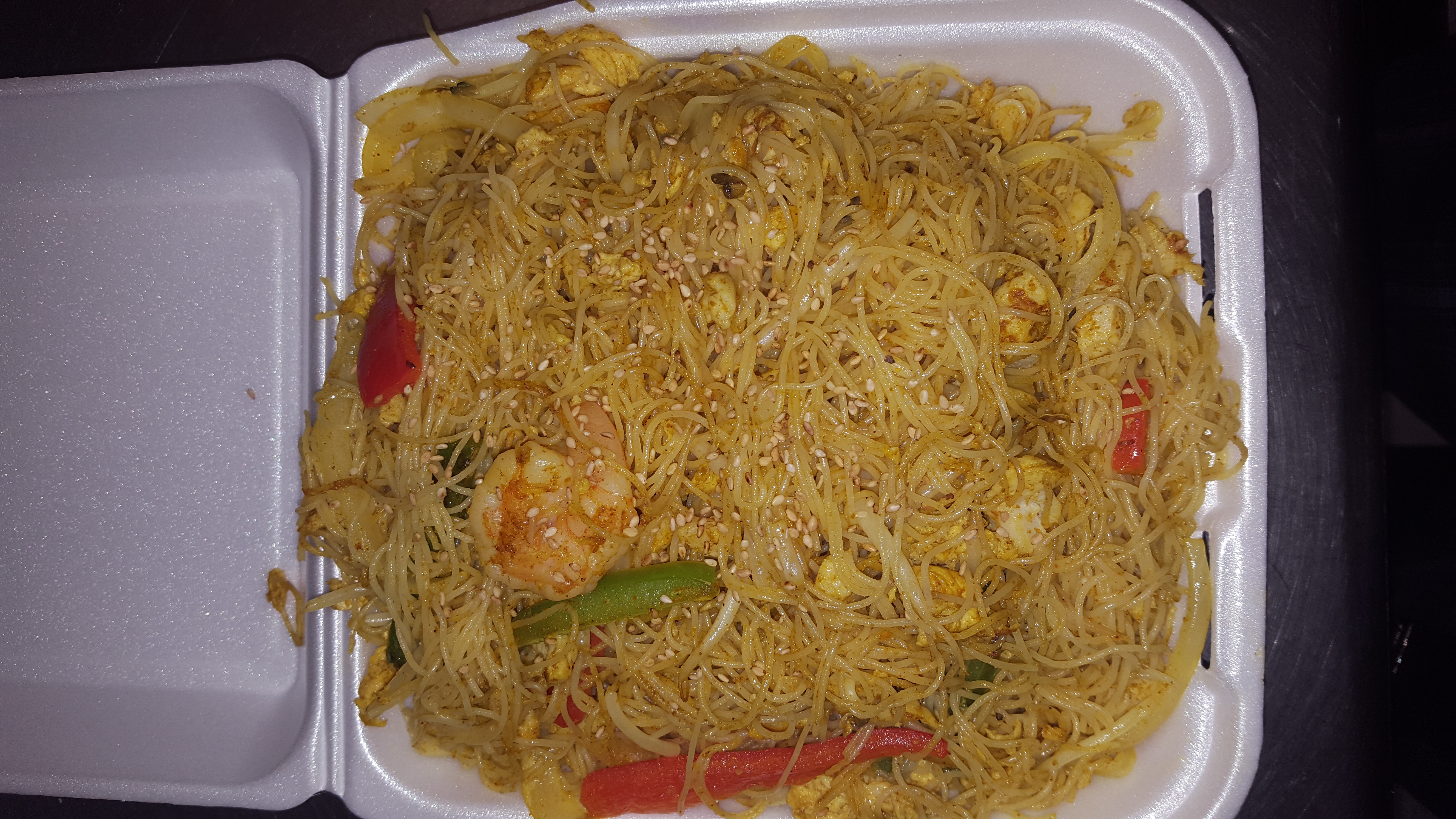 Order N8. Singapore Thin Rice Noodles food online from 88 Chinese & Sushi Sherman Oaks store, Van Nuys on bringmethat.com