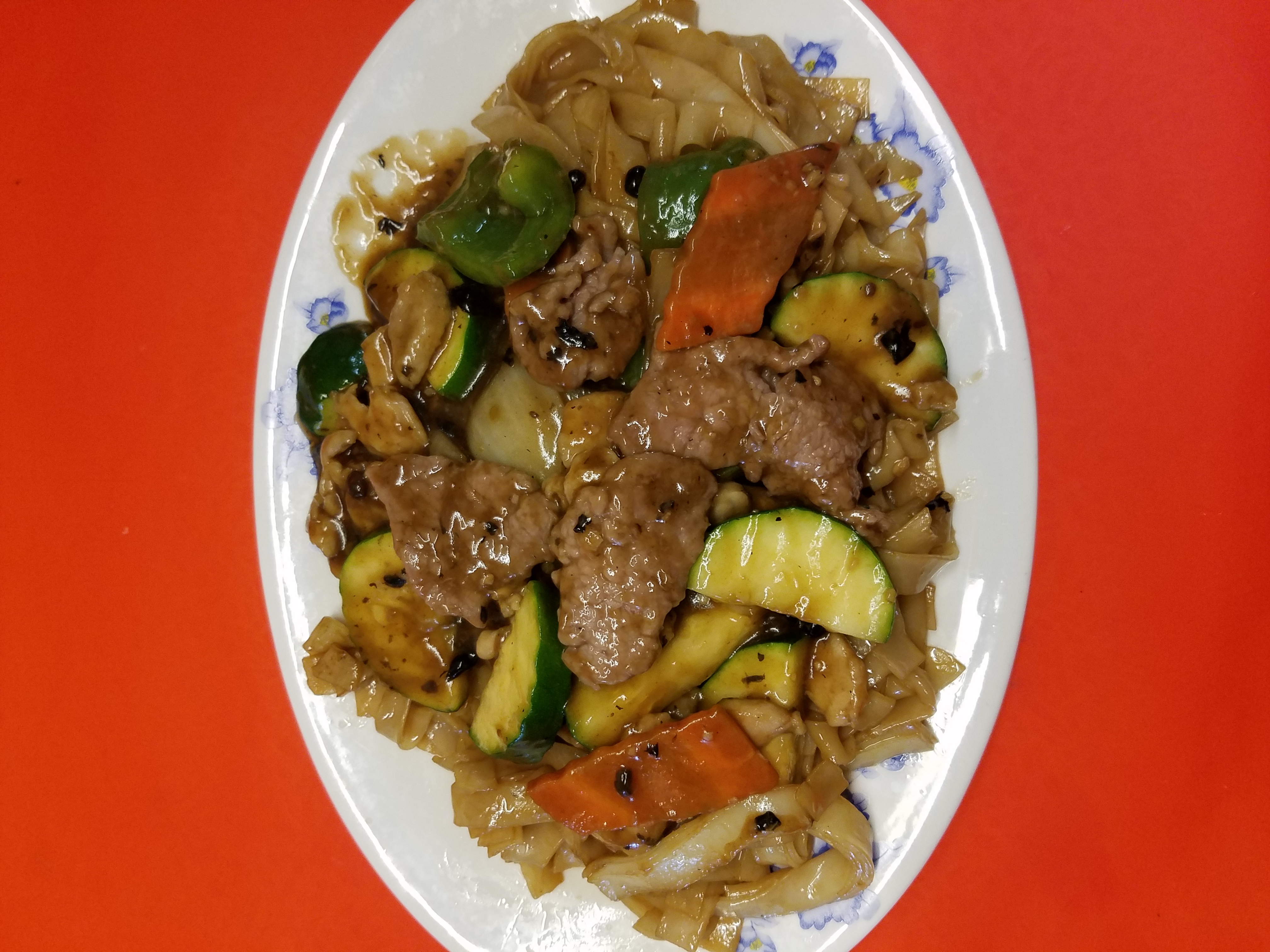 Order Beef Chow Fun with Black Bean Sauce food online from New Bamboo Kitchen store, Alameda on bringmethat.com