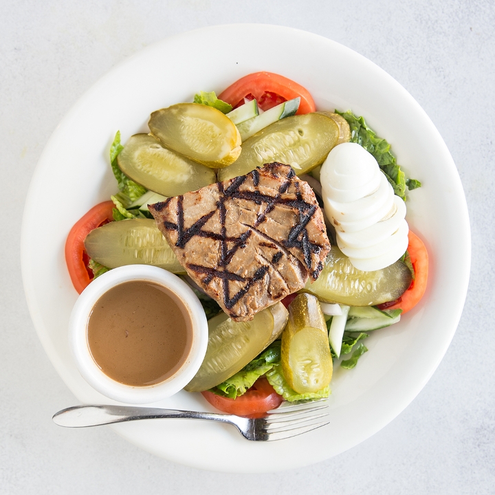 Order Tuna Nicoise Salad food online from Central Perk Cafe store, Cedarhurst on bringmethat.com