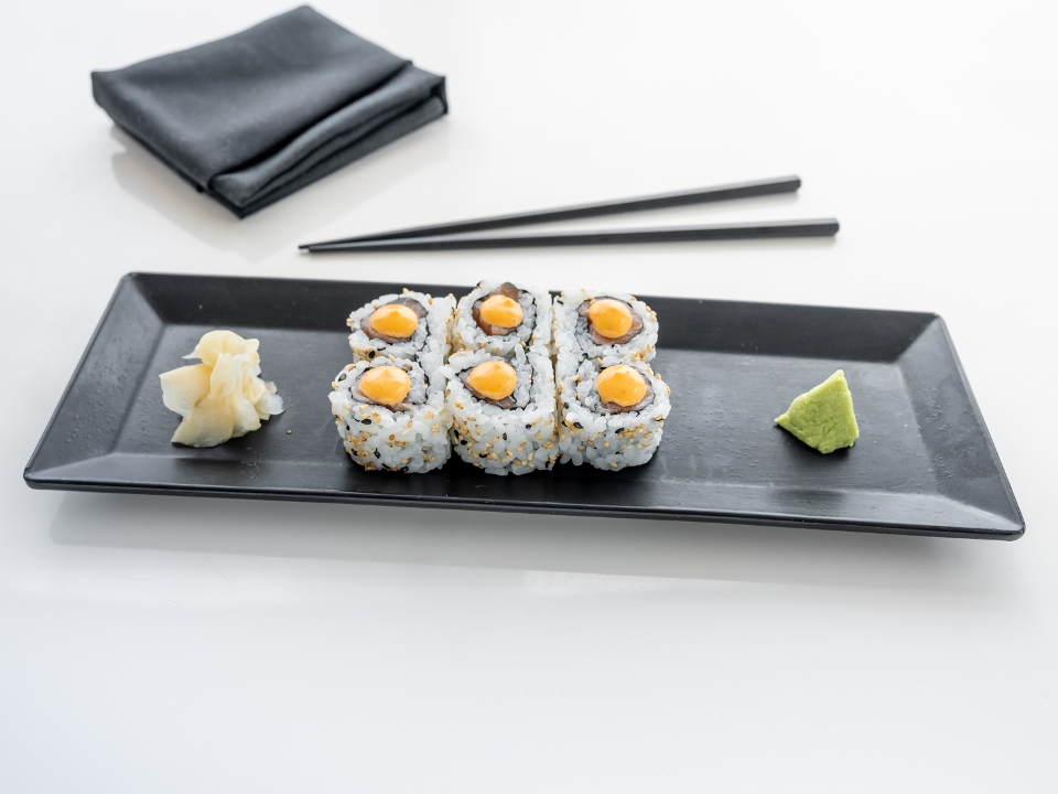 Order Spicy Salmon Roll food online from Azie in Media store, Media on bringmethat.com