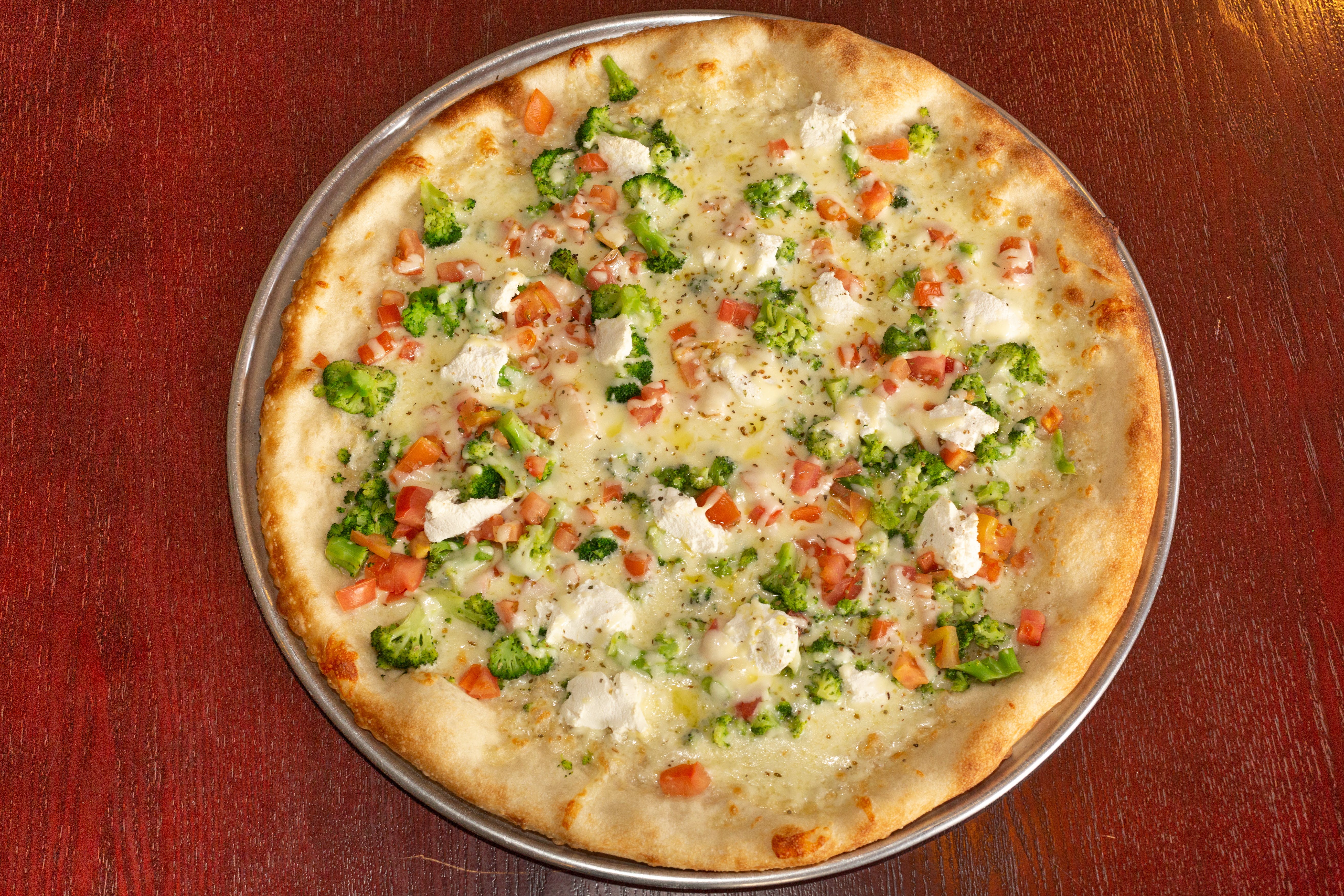 Order White Broccoli Pizza - 15" food online from Silvana Italian Cuisine store, Pennsville on bringmethat.com