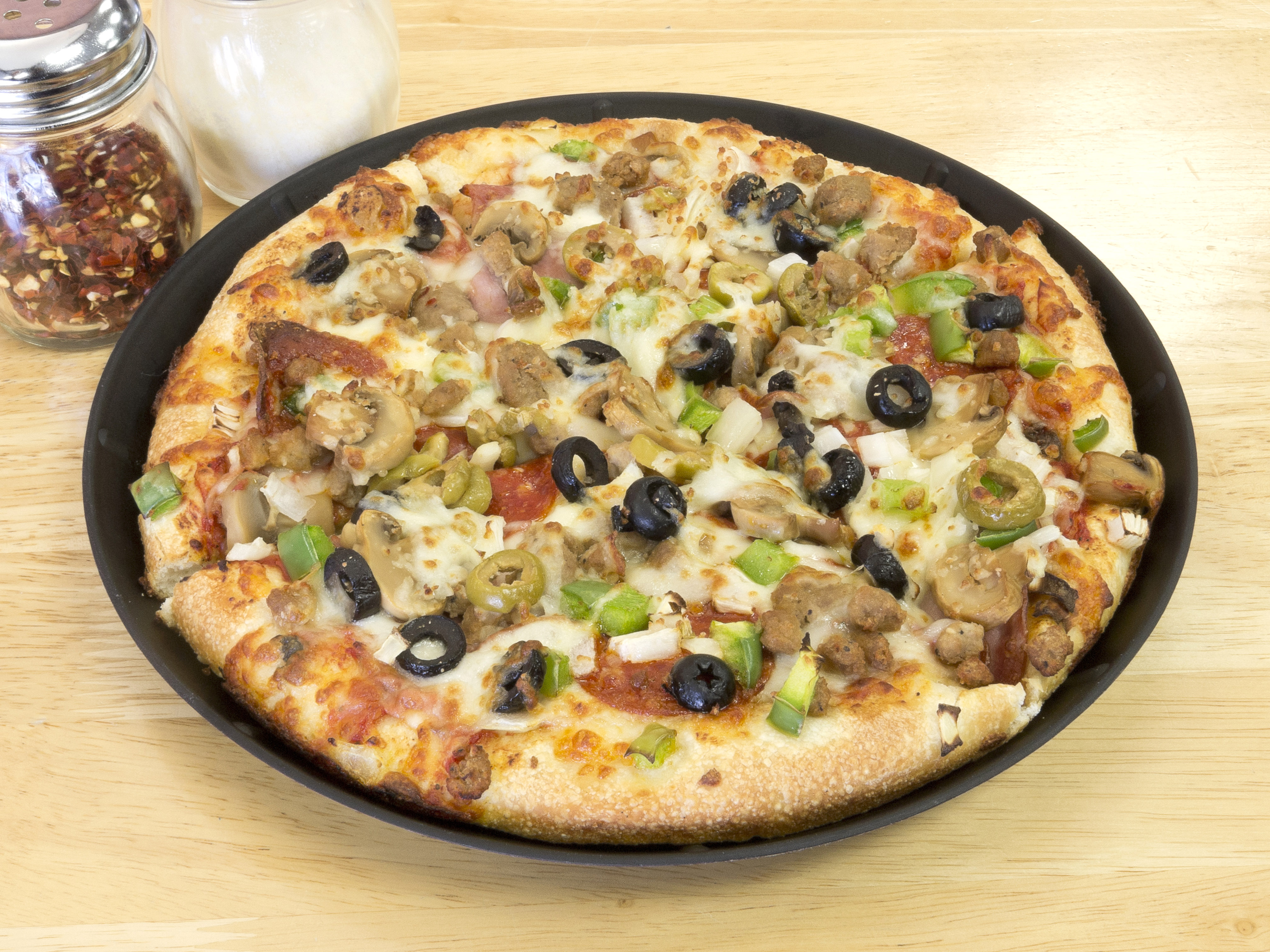 Order Supreme Pizza food online from Milano Pizza store, Richardson on bringmethat.com