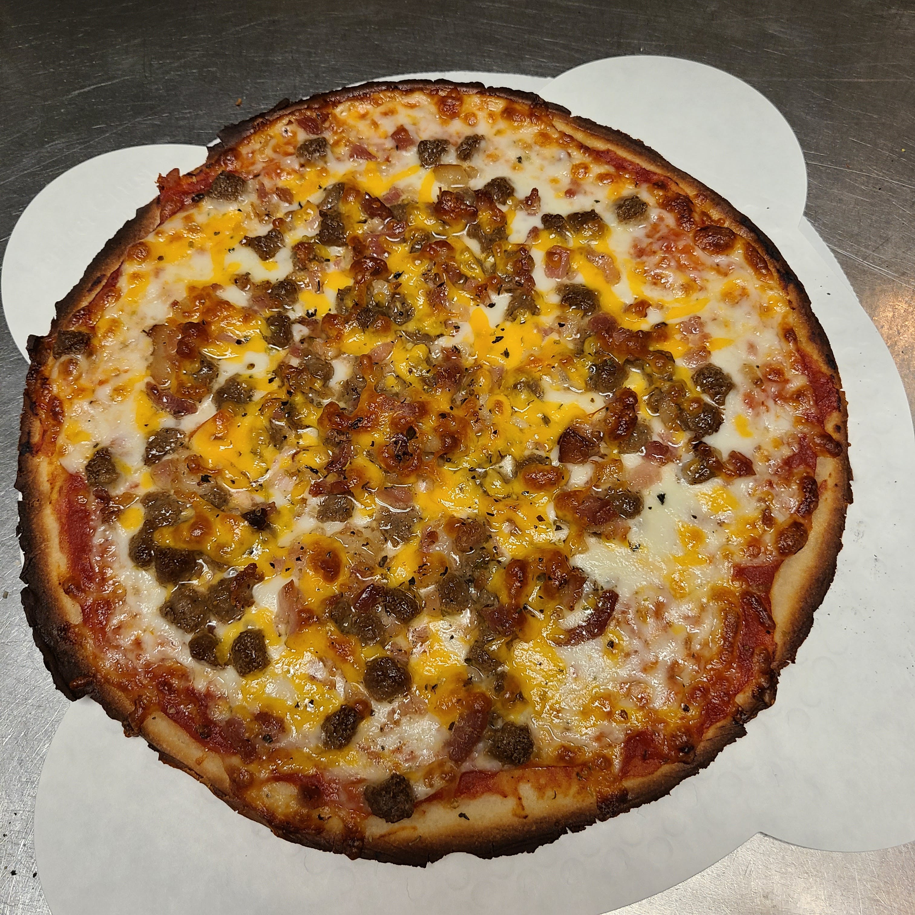 Order Gluten Free Bacon Cheeseburger Pizza - 10'' (Serves 1-2) food online from Timber Creek Pizza Co store, Lake Mills on bringmethat.com