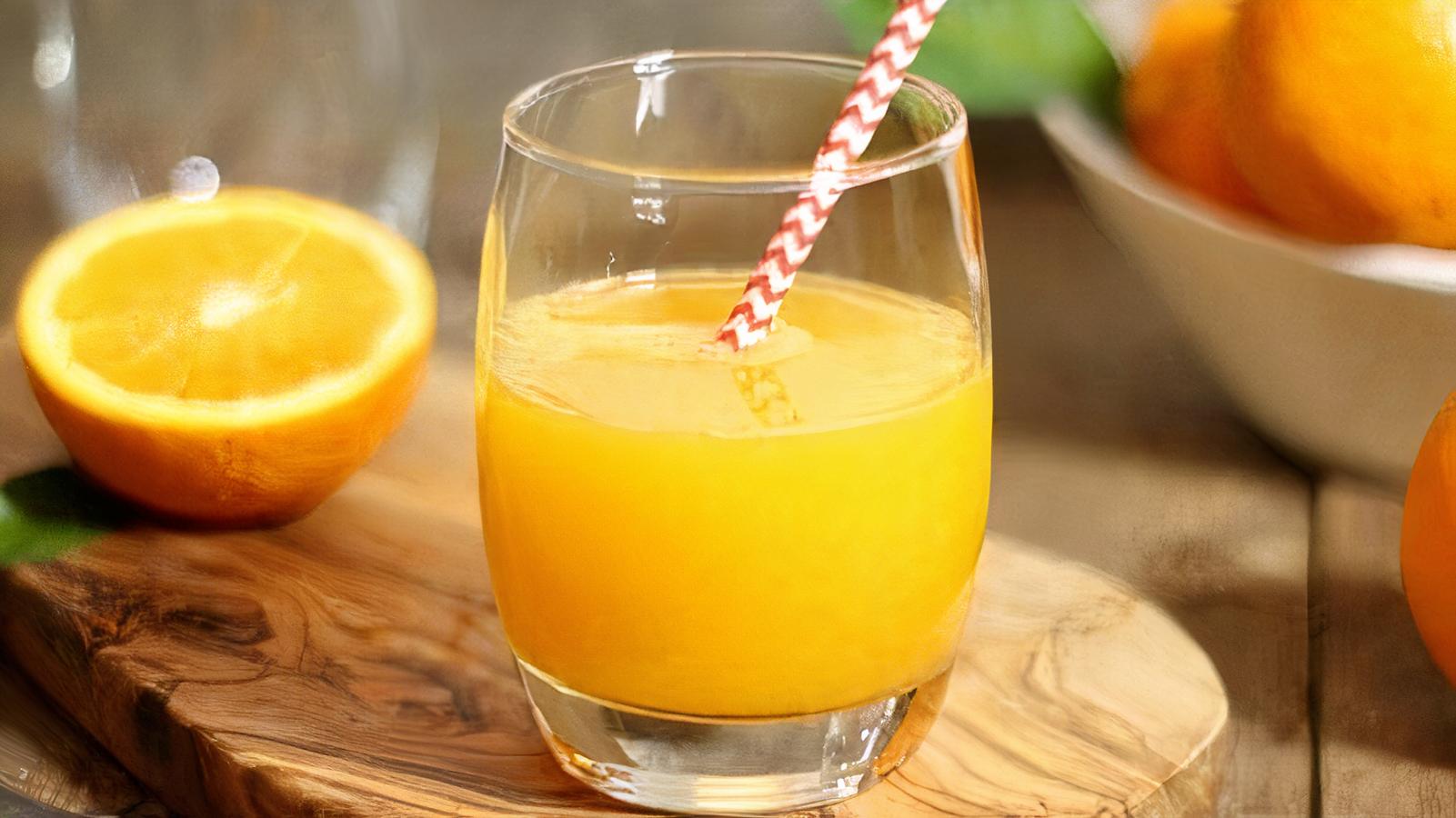 Order Fresh Orange Juice food online from Rumis Market & Grill store, Cleveland on bringmethat.com
