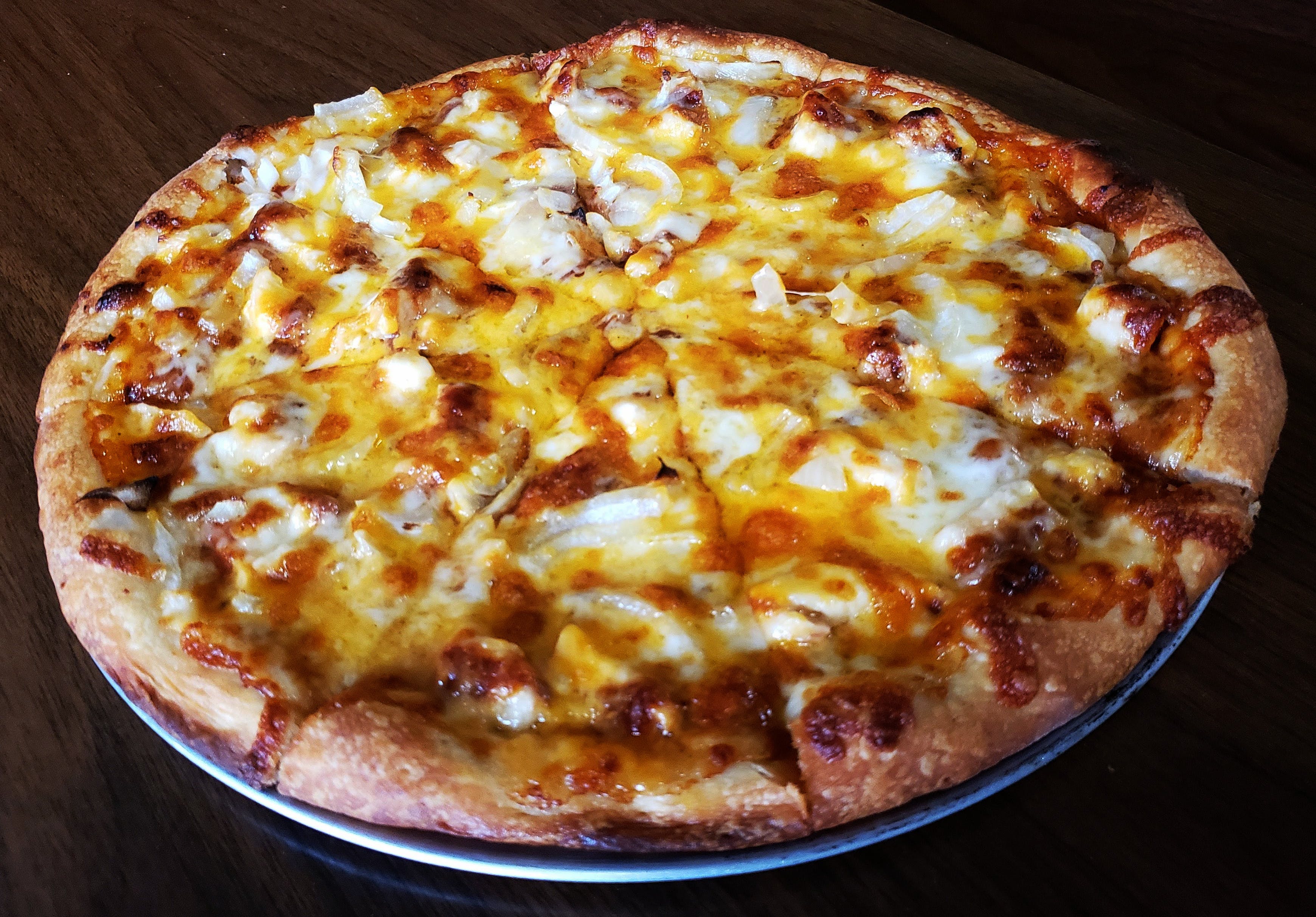 Order Barbecue Chicken Pizza - Personal 8" food online from La Vostra Pizza store, Mckees Rocks on bringmethat.com