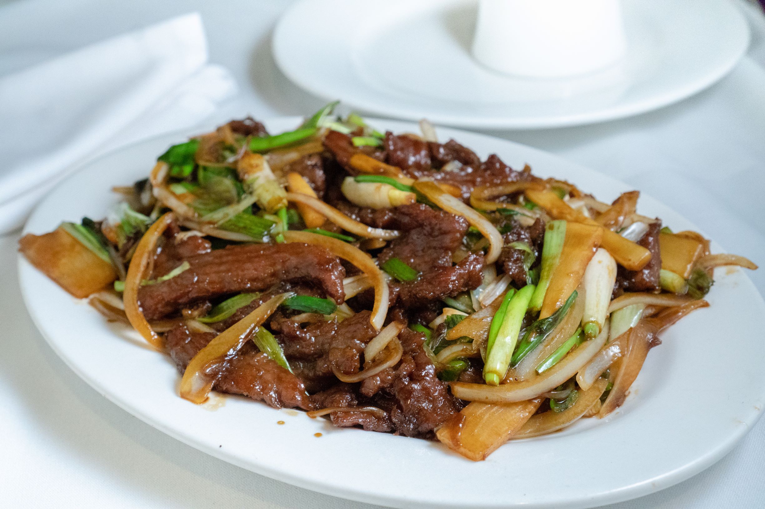 Order 44. Mongolian Beef food online from SzeChwan Inn Chinese Restaurant store, Canoga Park on bringmethat.com
