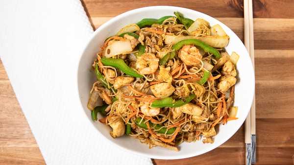 Order Singapore Noodles food online from Kit Takee-Outee store, Tulsa on bringmethat.com