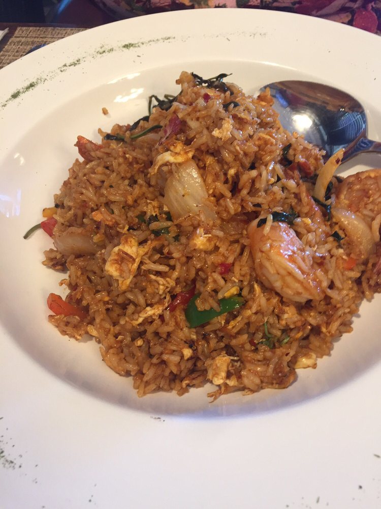 Order R2. Basil Fried Rice food online from Baan Thai Restaurant store, Las Vegas on bringmethat.com