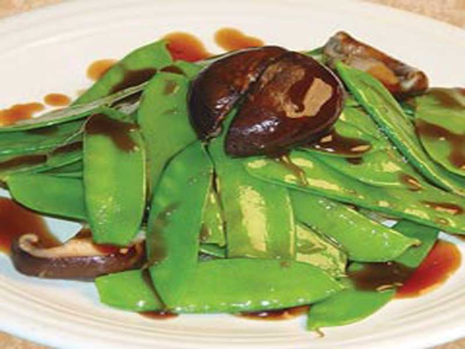 Order Snow Peas food online from Lanna Thai Restaurant store, Everett on bringmethat.com