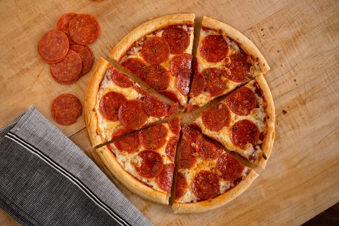 Order Gluten Free Pepperoni Thin Crust Pizza food online from Pizzeria Uno store, Chicago on bringmethat.com