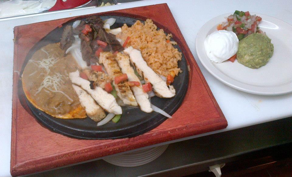 Order 4. Combination Fajitas food online from Senor Bean Mexican Grill-Cantina store, Dallas on bringmethat.com