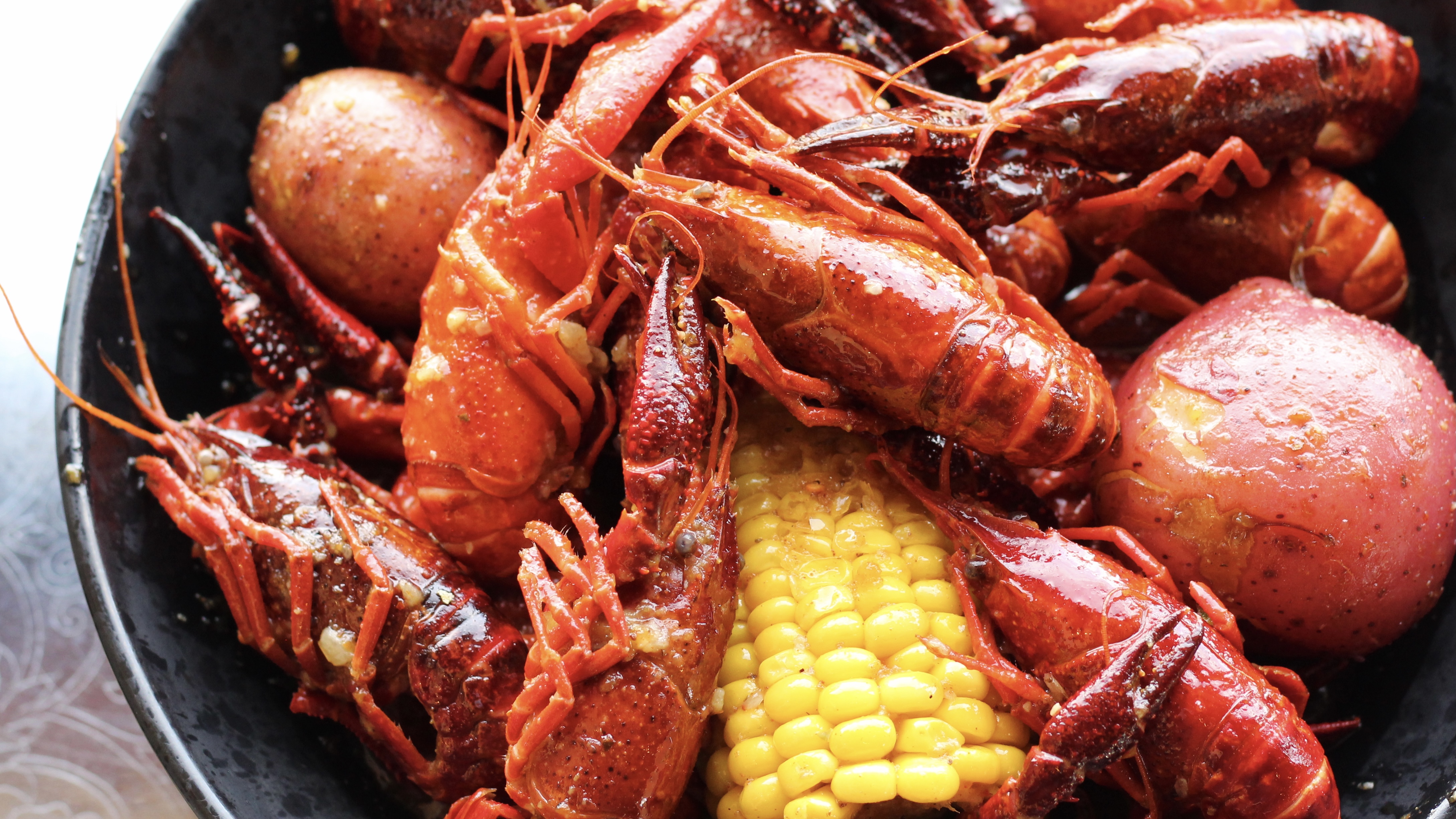 Order M5. Crawfish (1Lb) food online from Captain King Seafood City store, Memphis on bringmethat.com