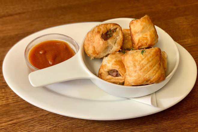 Order Mini Sausage Rolls food online from Elephant & Castle store, Chicago on bringmethat.com