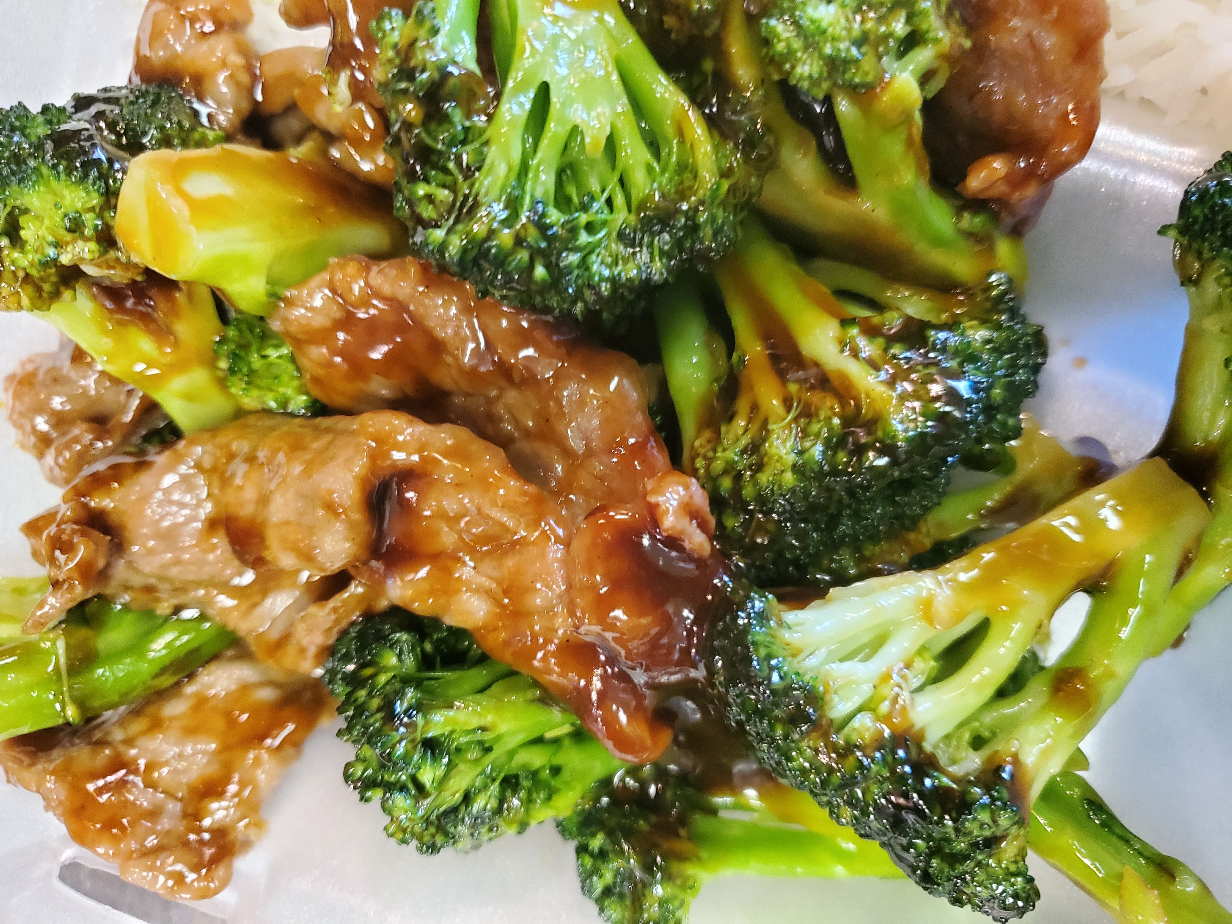 Order F5. Beef with Broccoli food online from China King store, Fayetteville on bringmethat.com