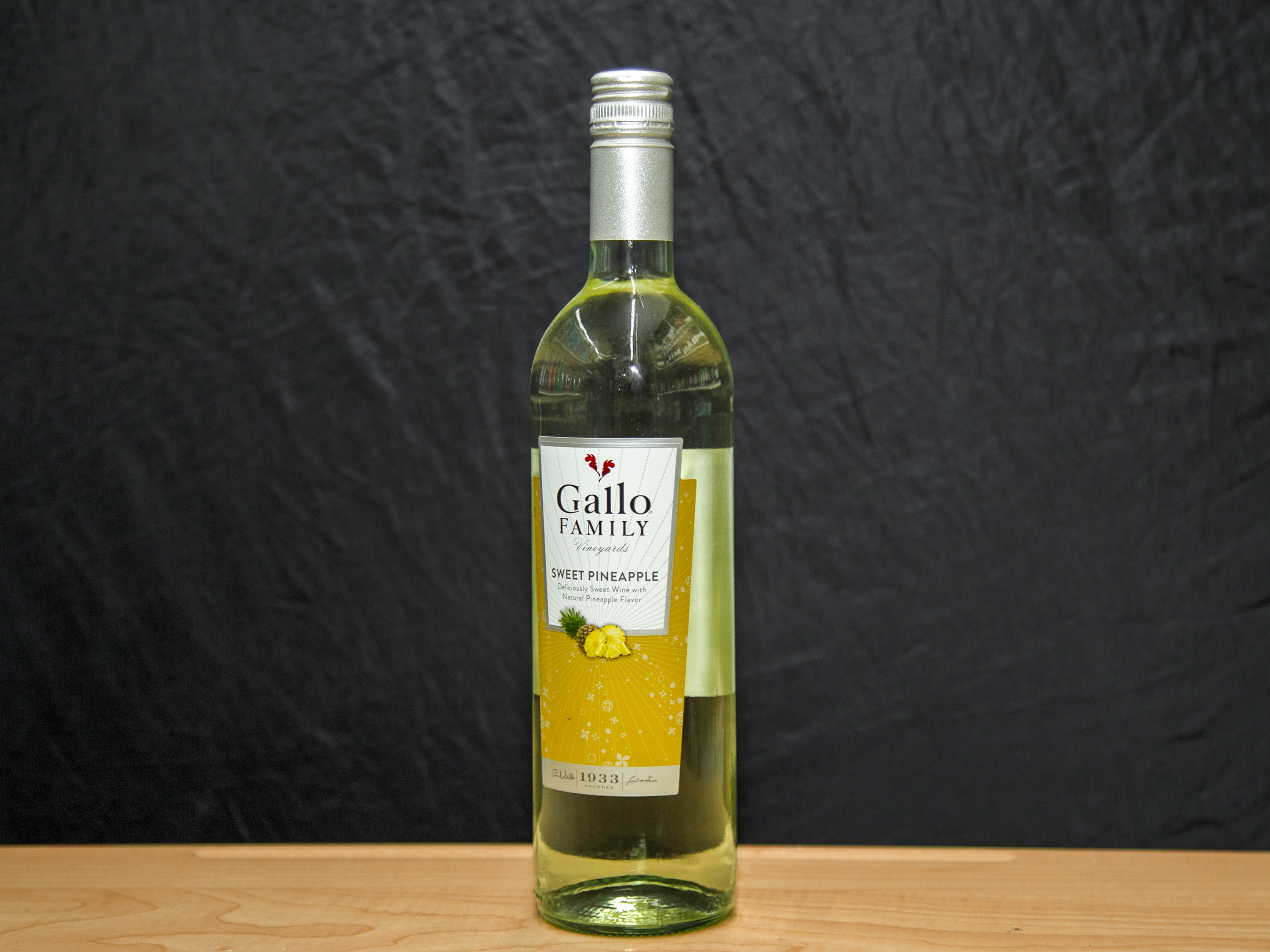 Order Gallo Family Vineyards Sweet Pineapple, 750 ml. White Wine (9.0% ABV) food online from Platinum Star Food & Liquor store, Chicago on bringmethat.com