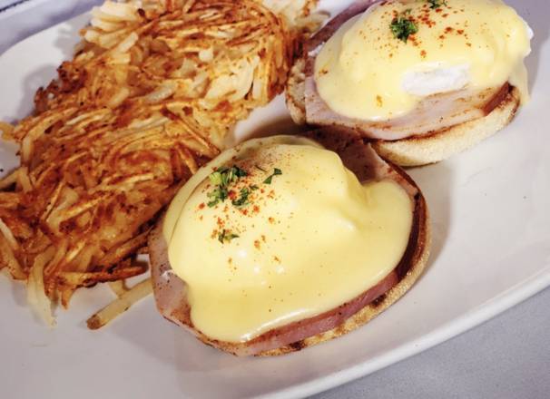 Order Classic Eggs Benedict food online from Stacks store, Chicago on bringmethat.com