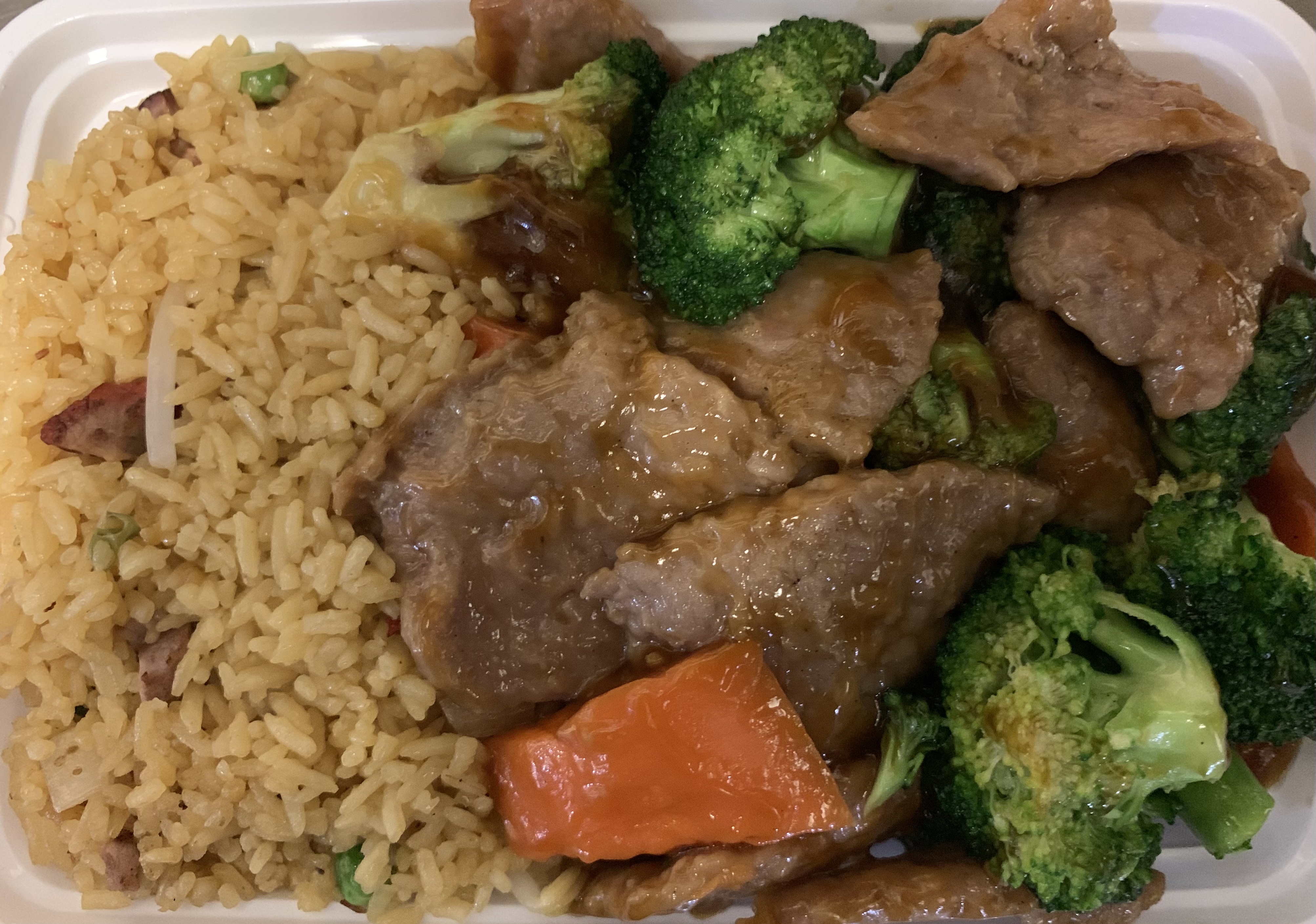 Order  C10-芥兰牛康宝 / Beef with Broccoli Combo Platter food online from China King store, Lansdale on bringmethat.com