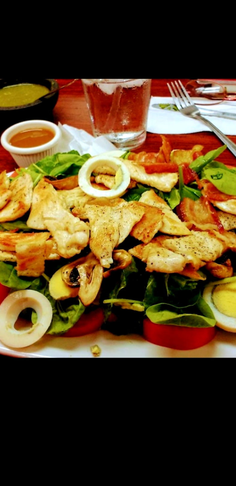 Order Spinach Salad with Grill Chicken food online from Alondra's Cuisine store, Middletown on bringmethat.com