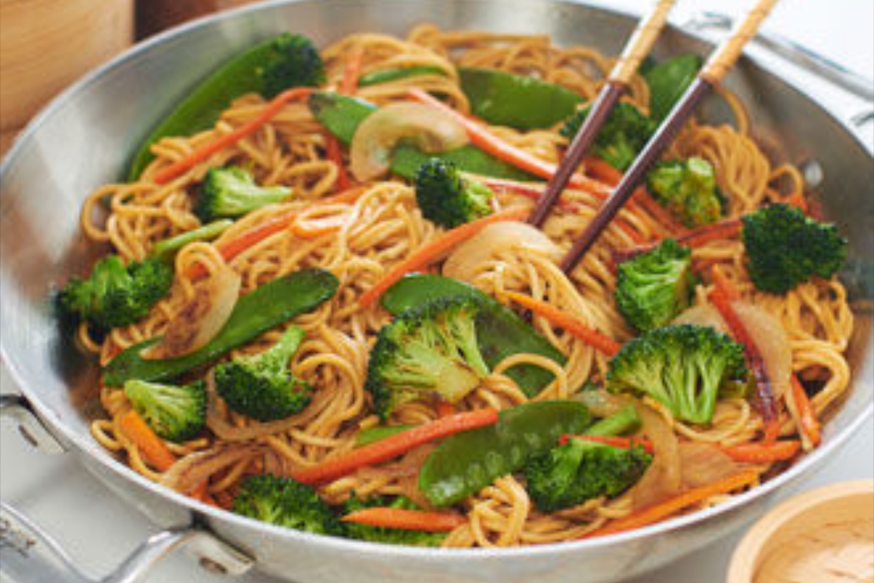 Order 45. Vegetable Lo Mein (QUART) food online from China House Delivery store, Lodi on bringmethat.com