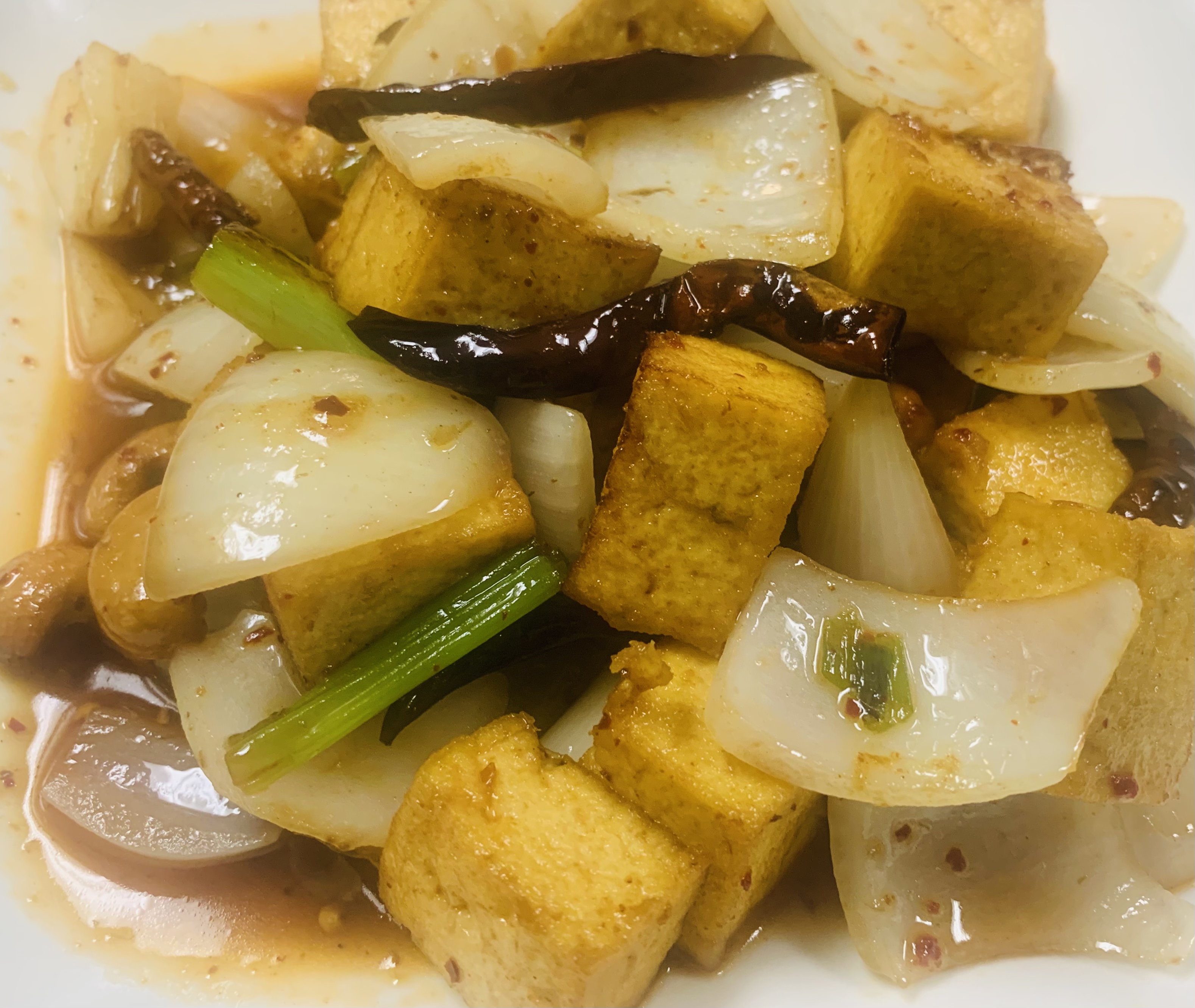 Order Cashew Tofu  food online from Shine Thai Cuisine store, Daly City on bringmethat.com