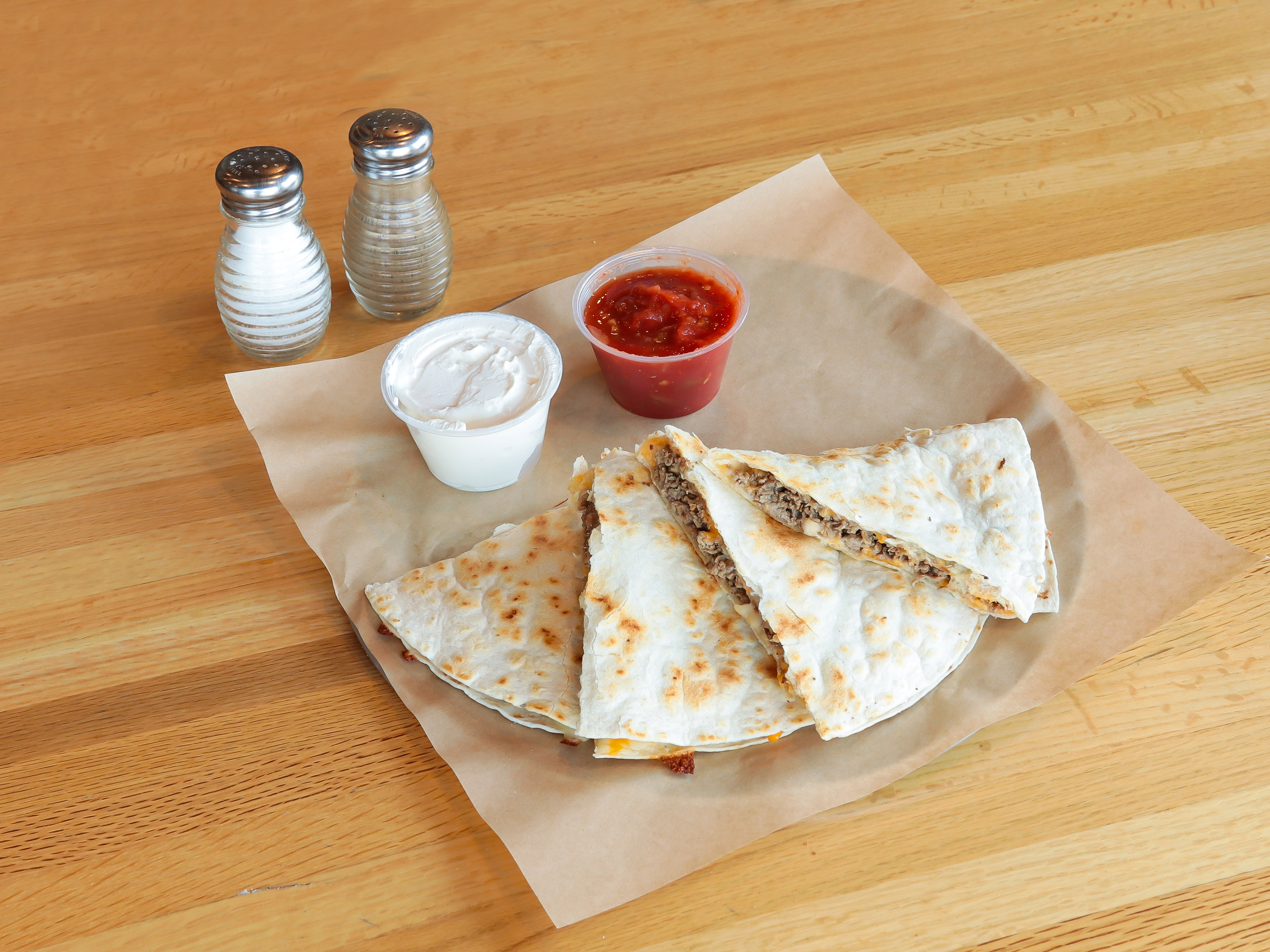 Order Grilled Chicken Quesadilla food online from Verona Pizza and Co. store, Upper Darby on bringmethat.com