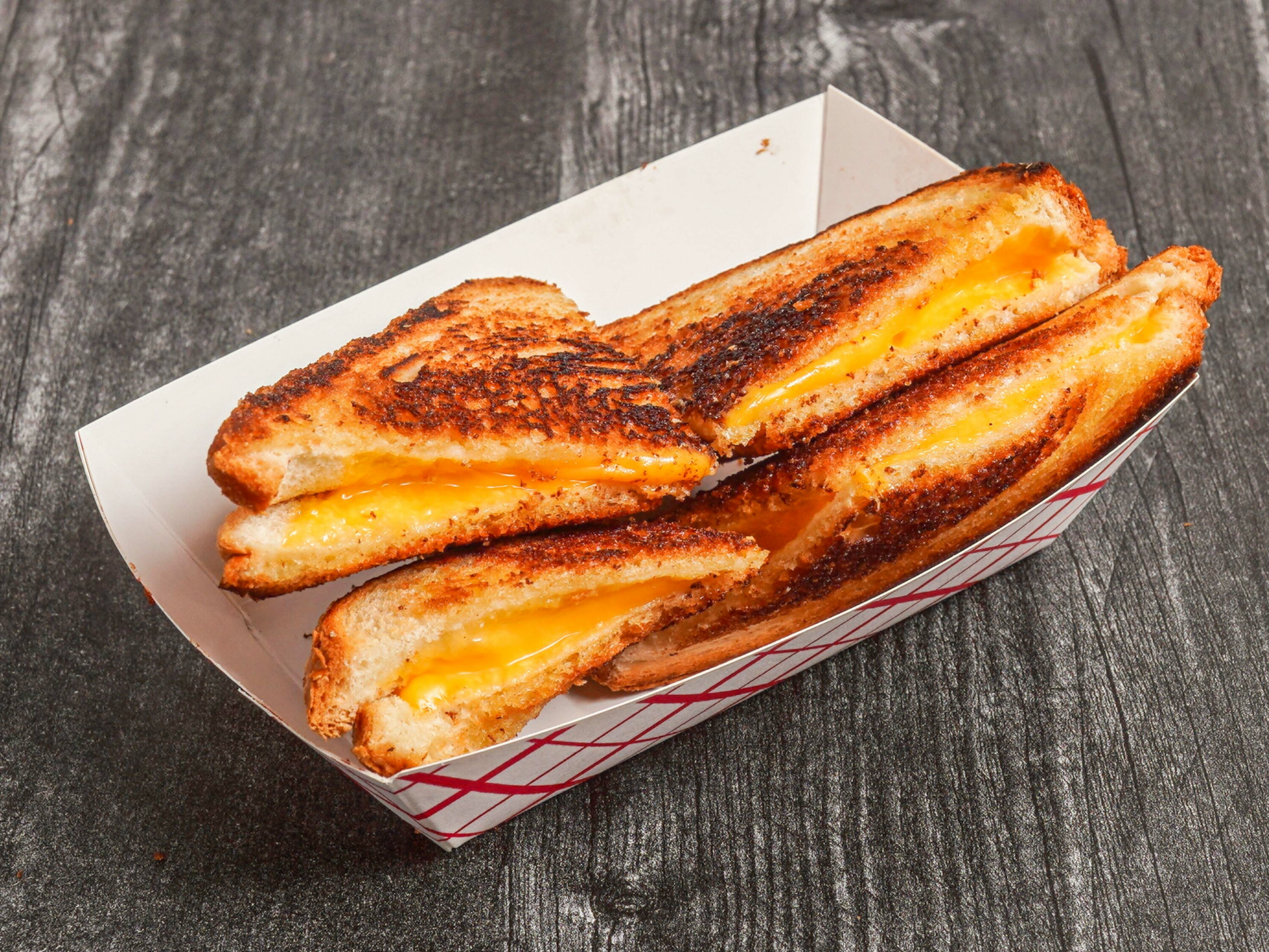 Order Grilled Cheese food online from Jeff's Red Hots store, Chicago on bringmethat.com