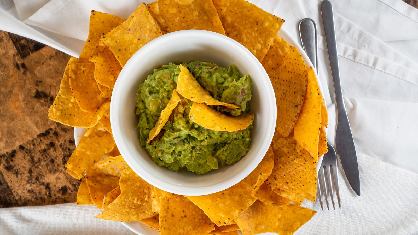 Order Guacamole and Chips food online from Amigas Restaurant store, Glendale Heights on bringmethat.com
