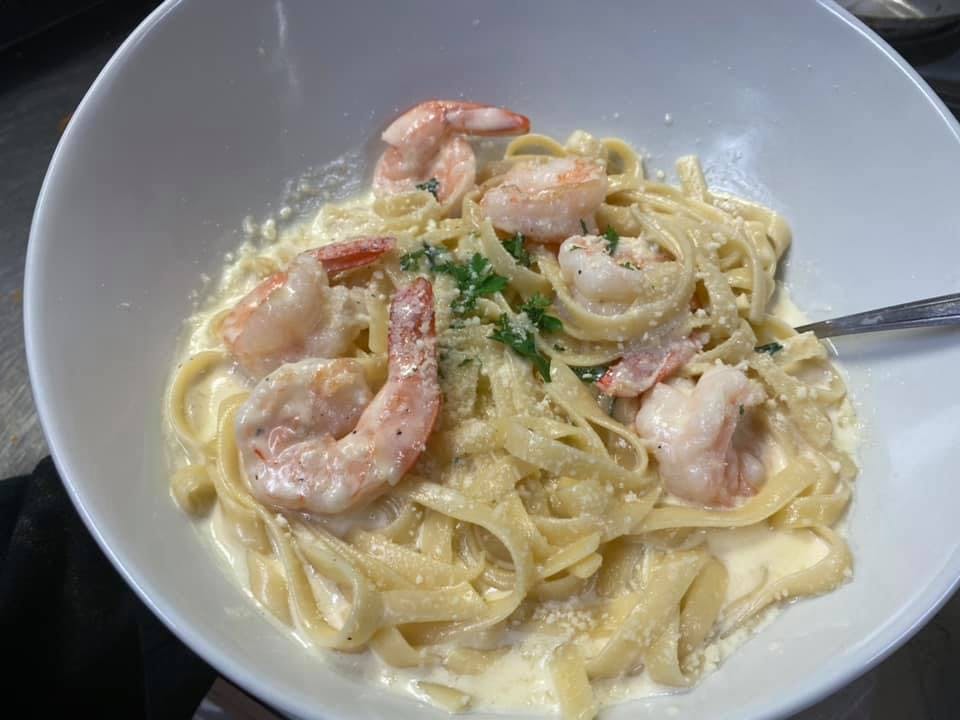 Order Fettuccine Alfredo with Six Pieces Shrimp - Pasta food online from Nonna Rosa Pizzeria store, Norristown on bringmethat.com