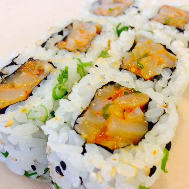 Order Spicy Scallop Roll food online from Panida thai & sushi bar store, Rockville on bringmethat.com
