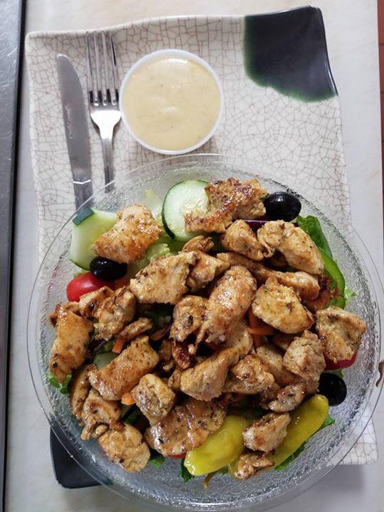 Order Grilled Chicken Garden Salad food online from California Grill and Pizza store, Nottingham on bringmethat.com
