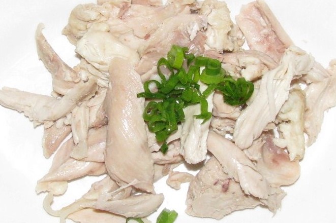 Order P17. Pho with Steamed Strips Chicken Breast (PGa) food online from Pho Daily store, Gardena on bringmethat.com