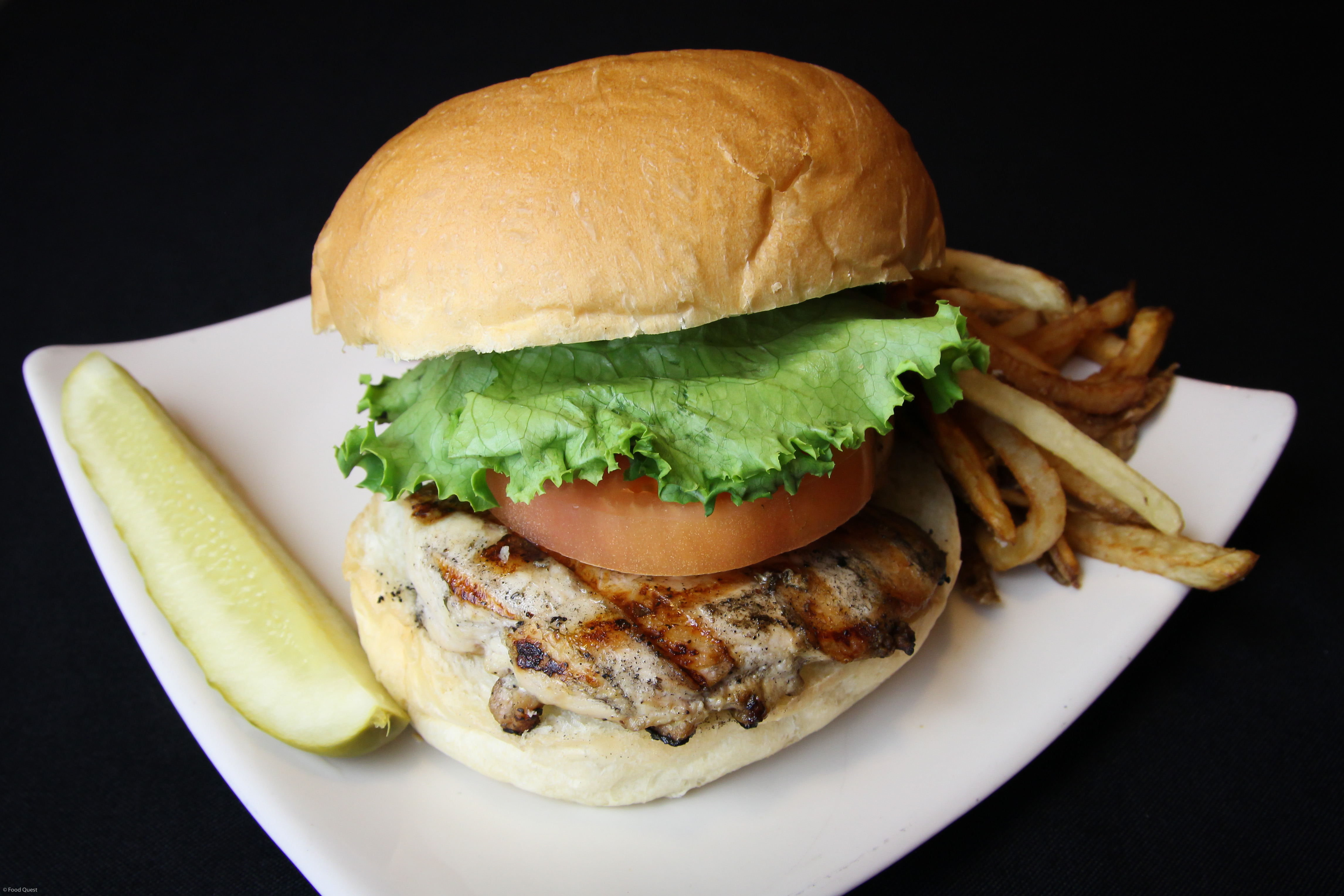 Order Classic Grilled Chicken Sandwich food online from Ringside Cafe store, Columbus on bringmethat.com