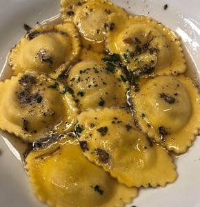 Order Ravioli - Entree food online from Linda's Pizza & Restaurant store, Manchester Township on bringmethat.com