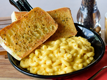 Order Mac and Cheese food online from Davanni's store, Plymouth on bringmethat.com
