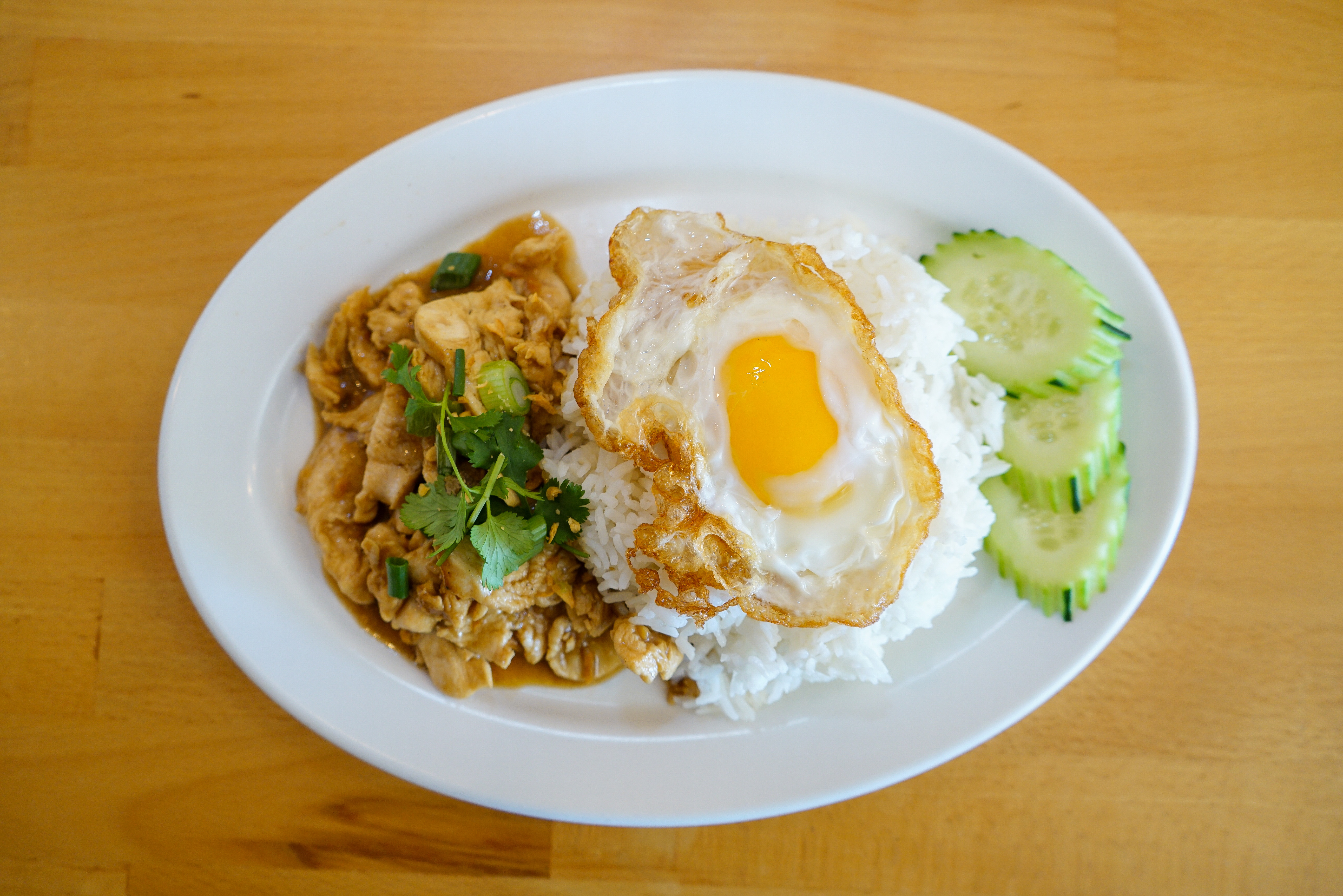Order Khao Gai Kratiam with Fried Egg Rice Plate food online from Star of Siam store, Santa Monica on bringmethat.com
