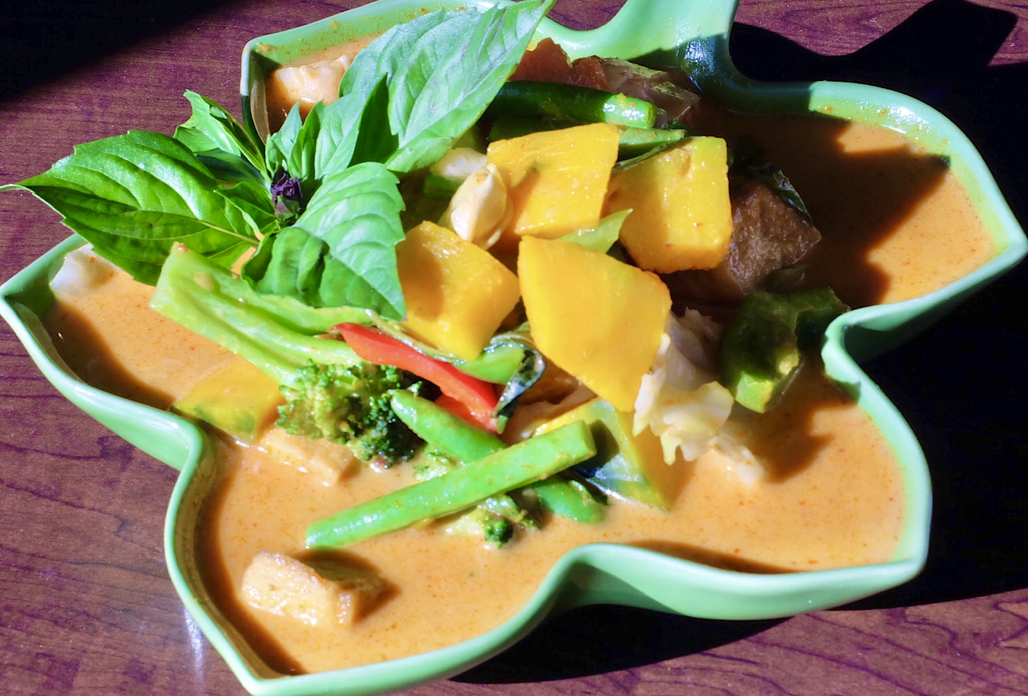 Order Pumpkin Curry food online from Karakade Thai Cuisine store, Redwood City on bringmethat.com