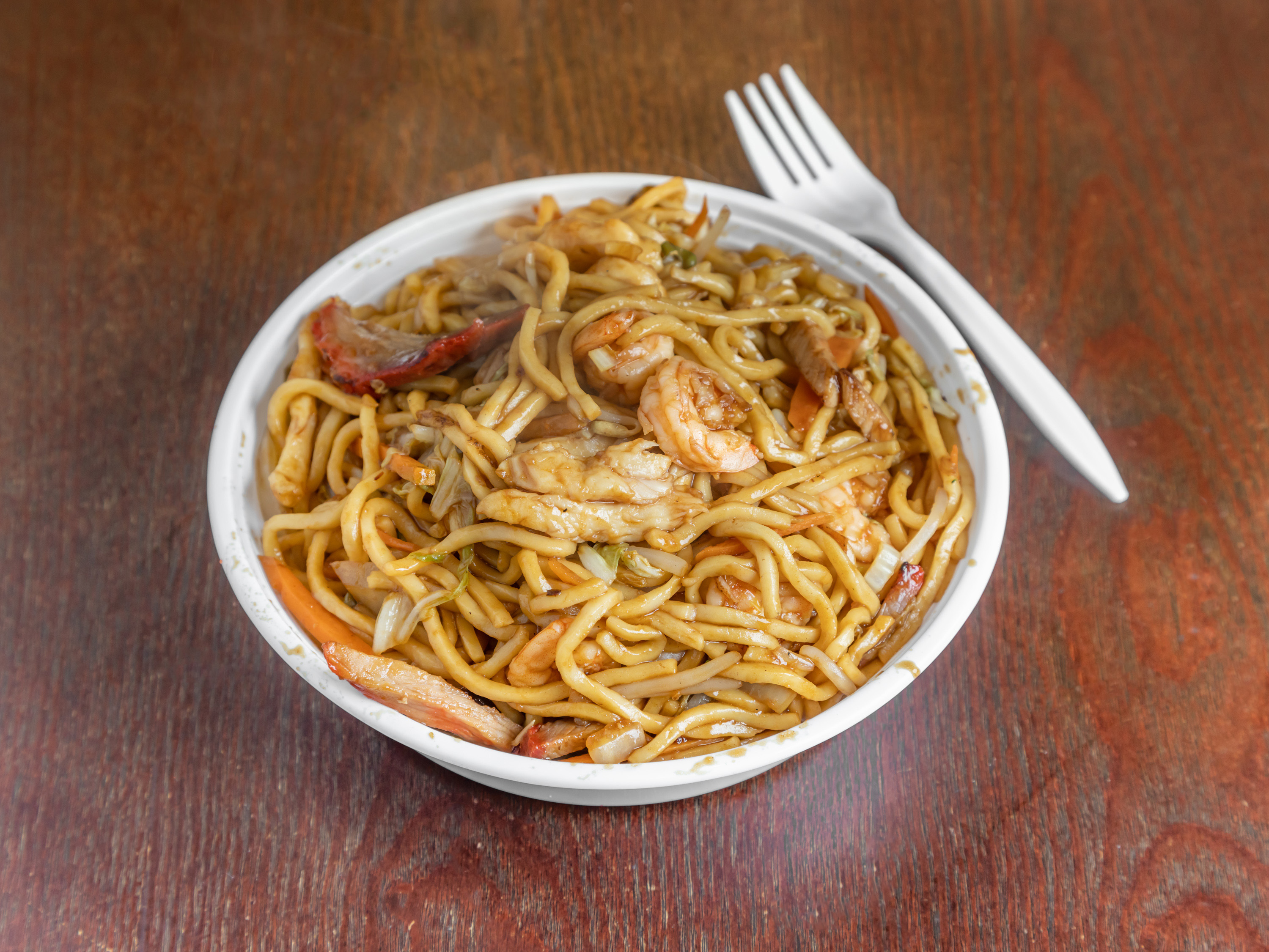 Order 21. House Special Lo Mein food online from Green Jade Chinese Food store, Walden on bringmethat.com