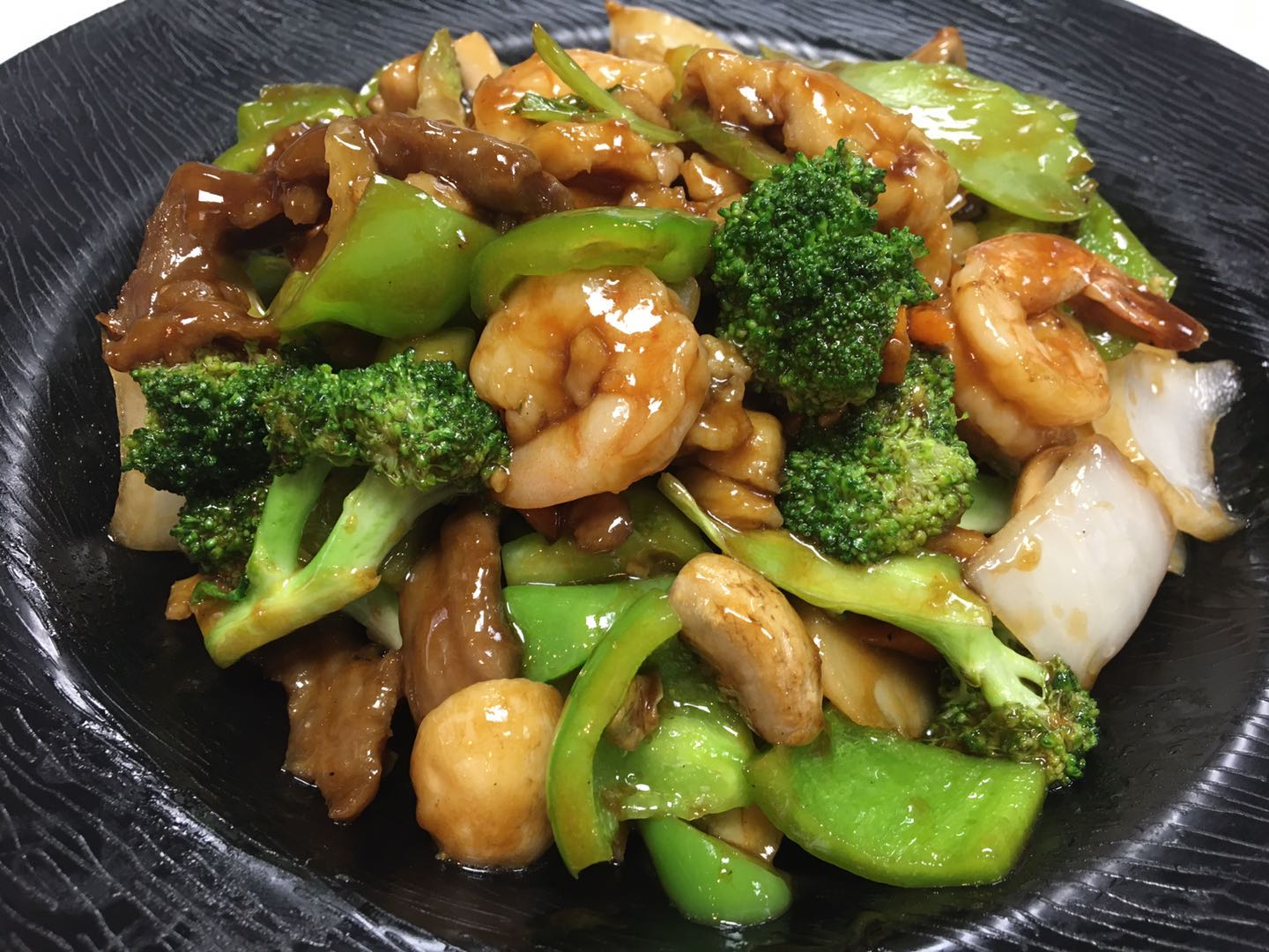 Order 28. Happy Family House Special food online from Mandarin Chinese Cuisine store, Covina on bringmethat.com
