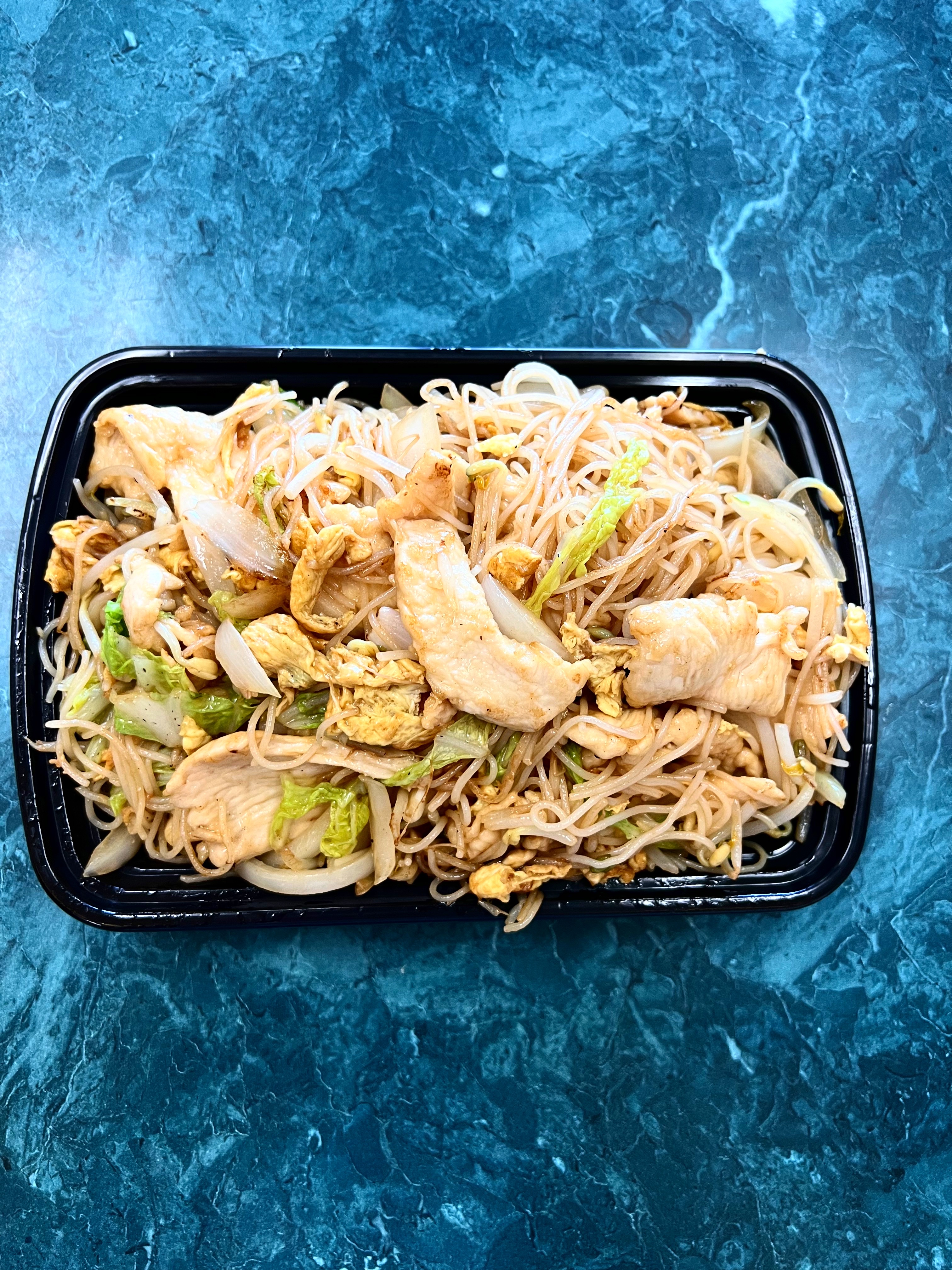 Order 48. Chicken Chow Mei Fun food online from Golden China Express store, Worthington on bringmethat.com
