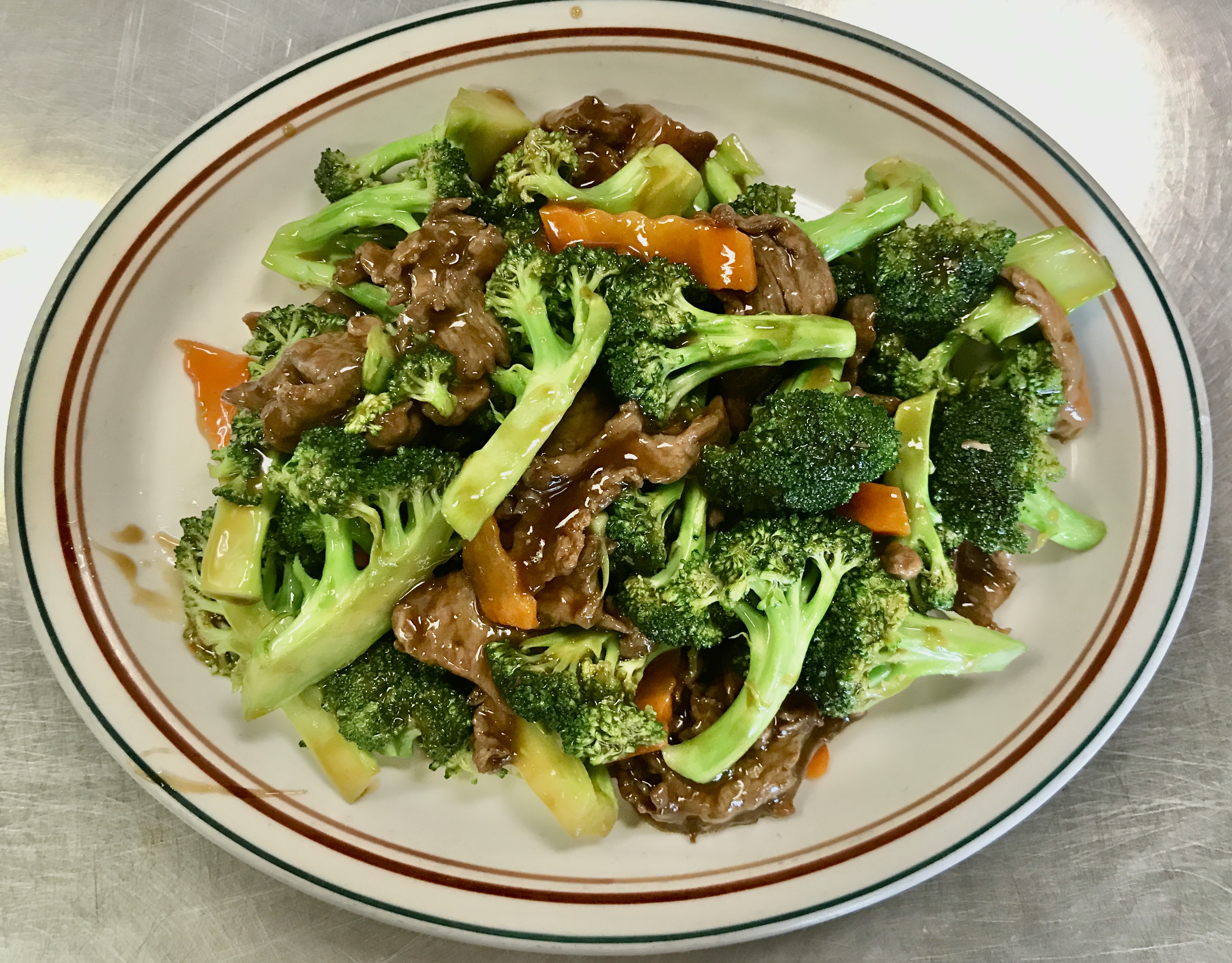 Order 69. Beef with Broccoli food online from Tang's Wok store, Bedford Heights on bringmethat.com