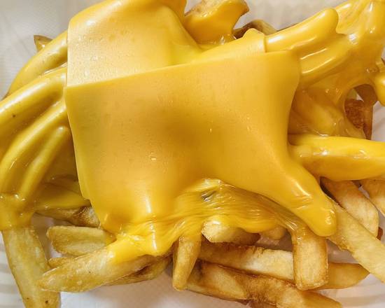 Order Cheese fries 燎 food online from Habibi Gourmet Deli store, South Ozone Park on bringmethat.com