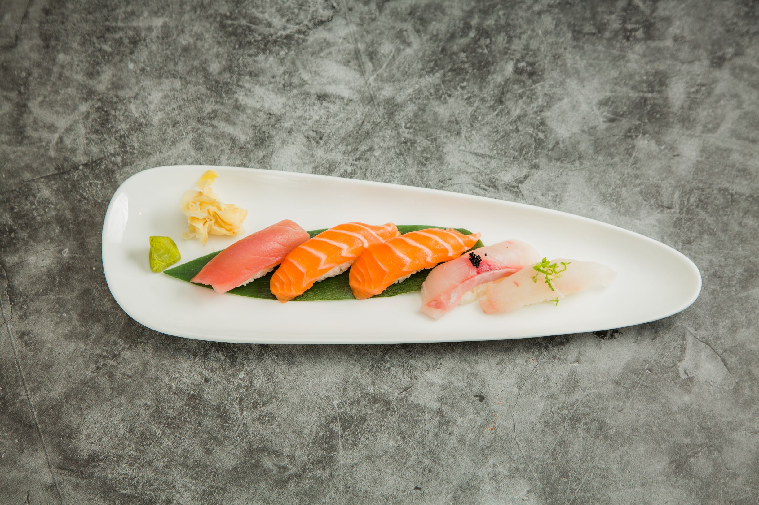 Order Sushi Lunch Special food online from Sushi para japanese restaurant store, New York on bringmethat.com