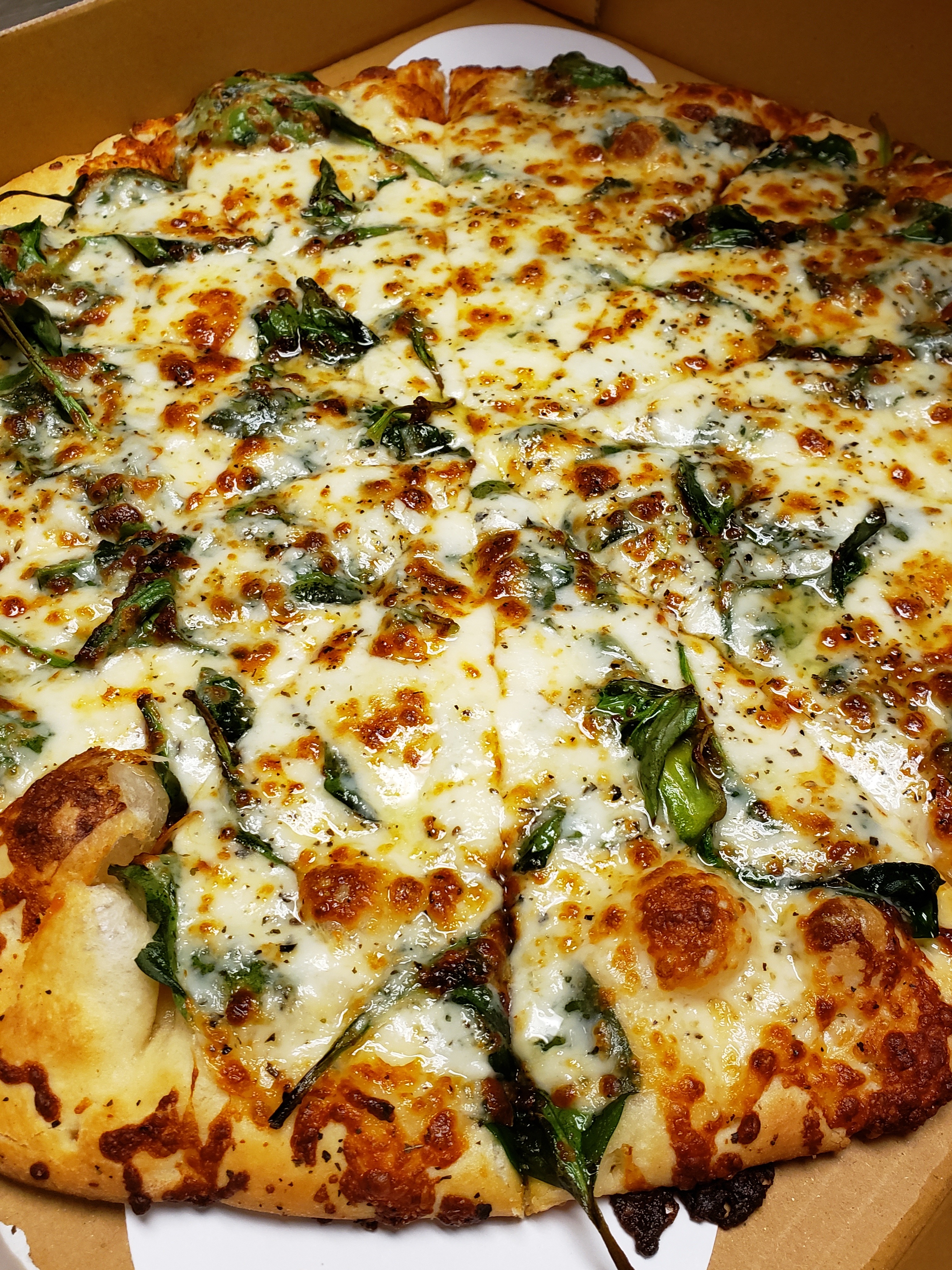 Order 14" Spinach Pizza food online from Rondavoo store, Burlington on bringmethat.com