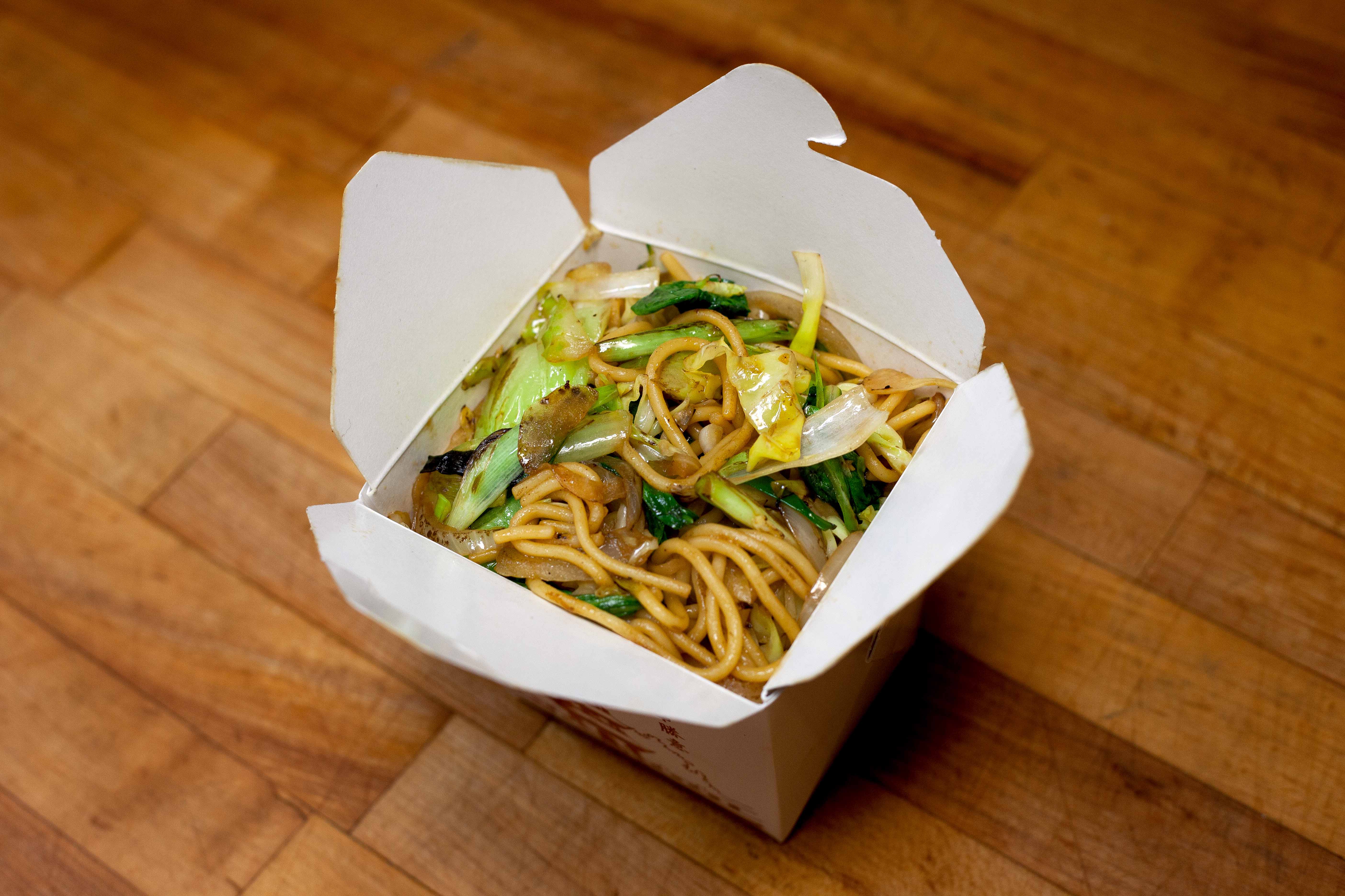 Order Vegetable Chow Mein food online from Ginger Cafe store, Gilroy on bringmethat.com
