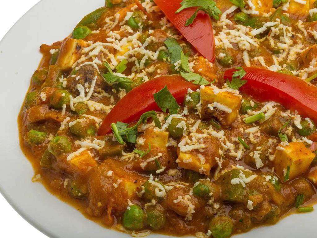 Order Matar Paneer food online from Nawab Indian Cuisine store, Huntington on bringmethat.com