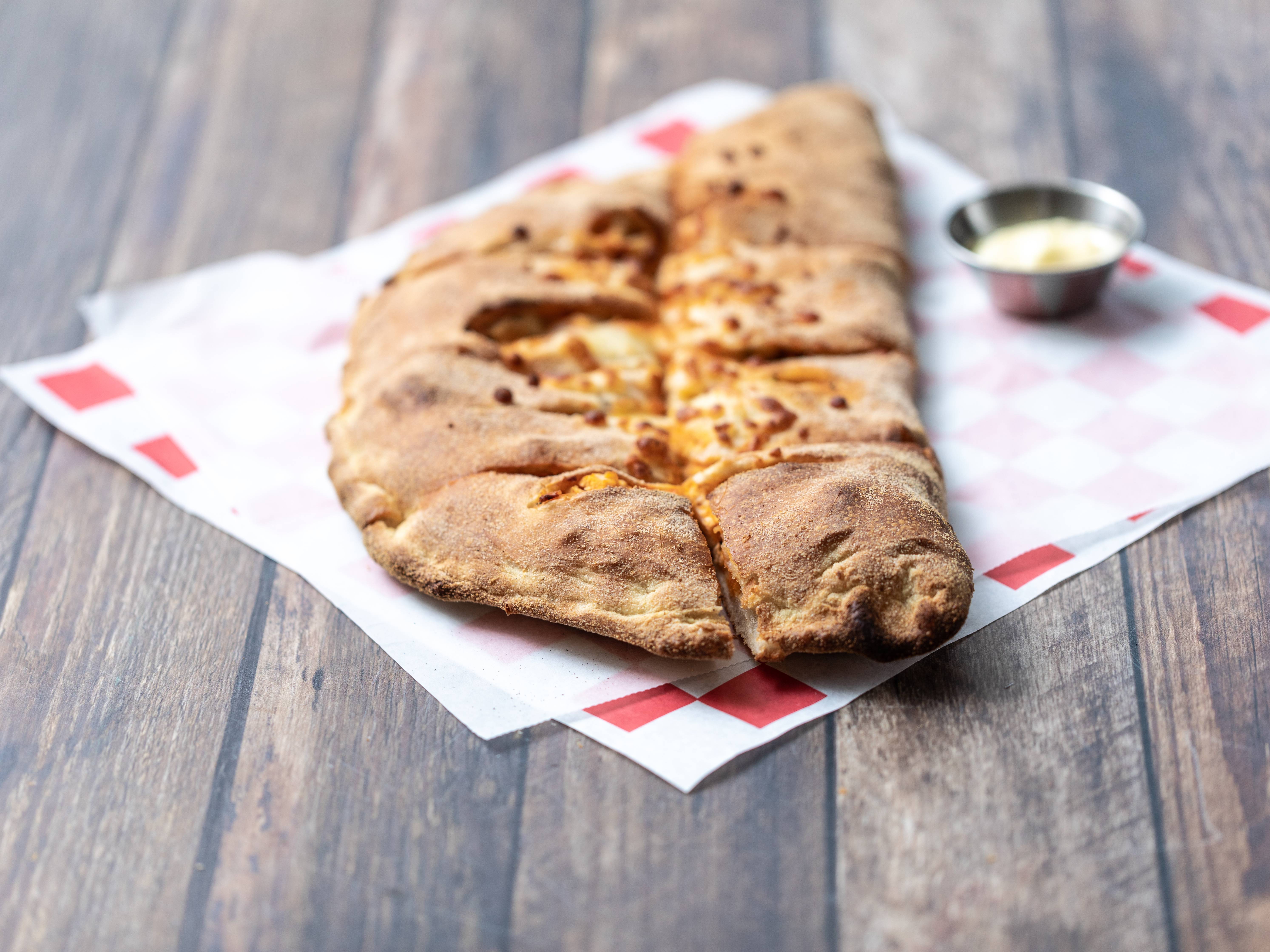 Order Buffalo Chicken Super Calzone food online from Supreme House of Pizza store, South Boston on bringmethat.com