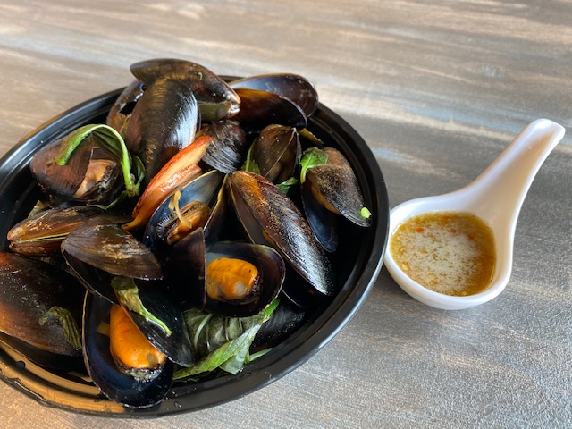Order Steamed Mussels  food online from Esan Zap Thai Cuisine store, Olympia on bringmethat.com