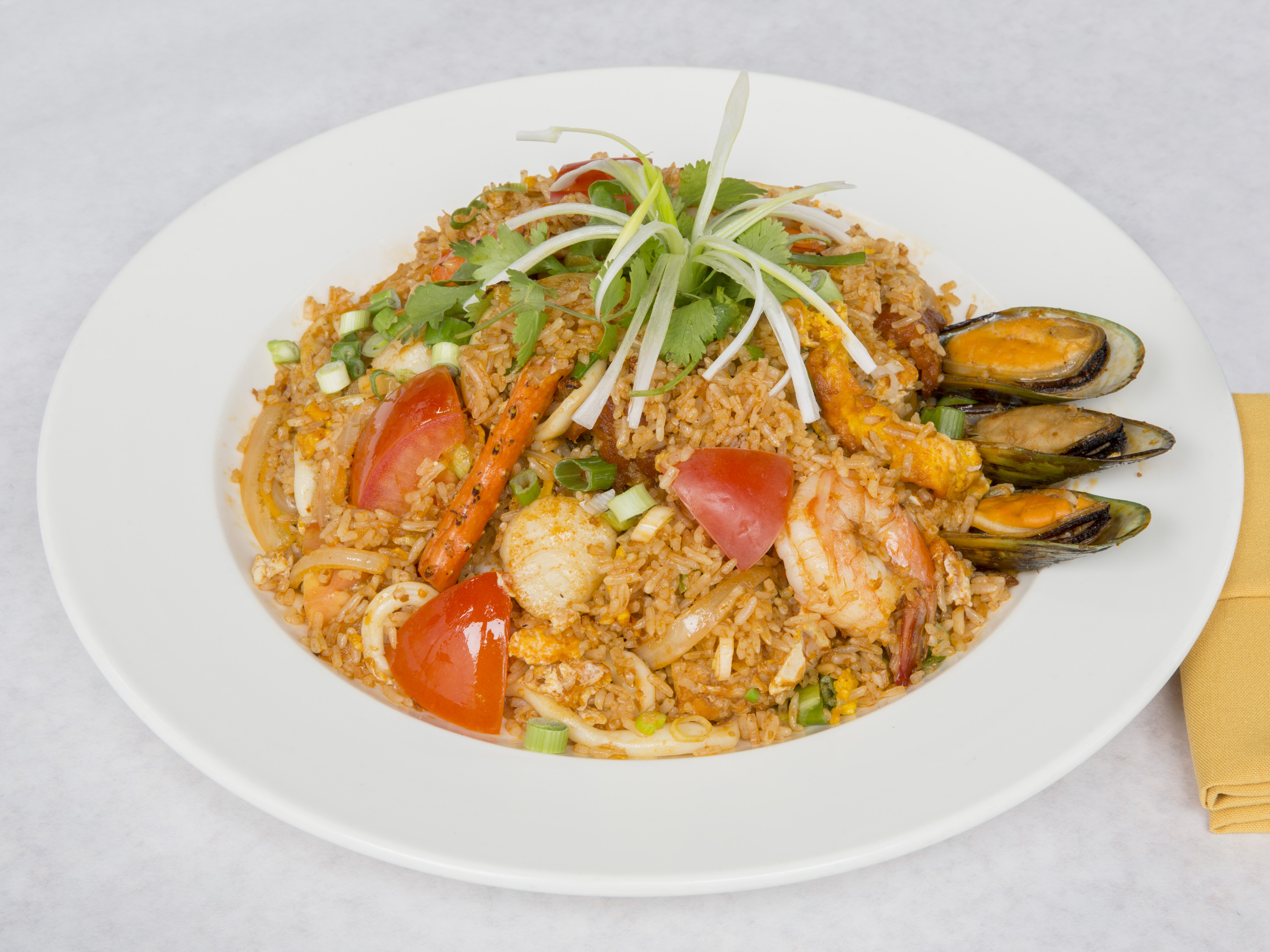 Order Fried Rice food online from Saladang store, Pasadena on bringmethat.com