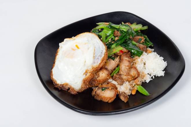 Order SR5. Crispy Pork Stir-Fried with Kai-Lan food online from Thai Street Eats store, Oklahoma City on bringmethat.com